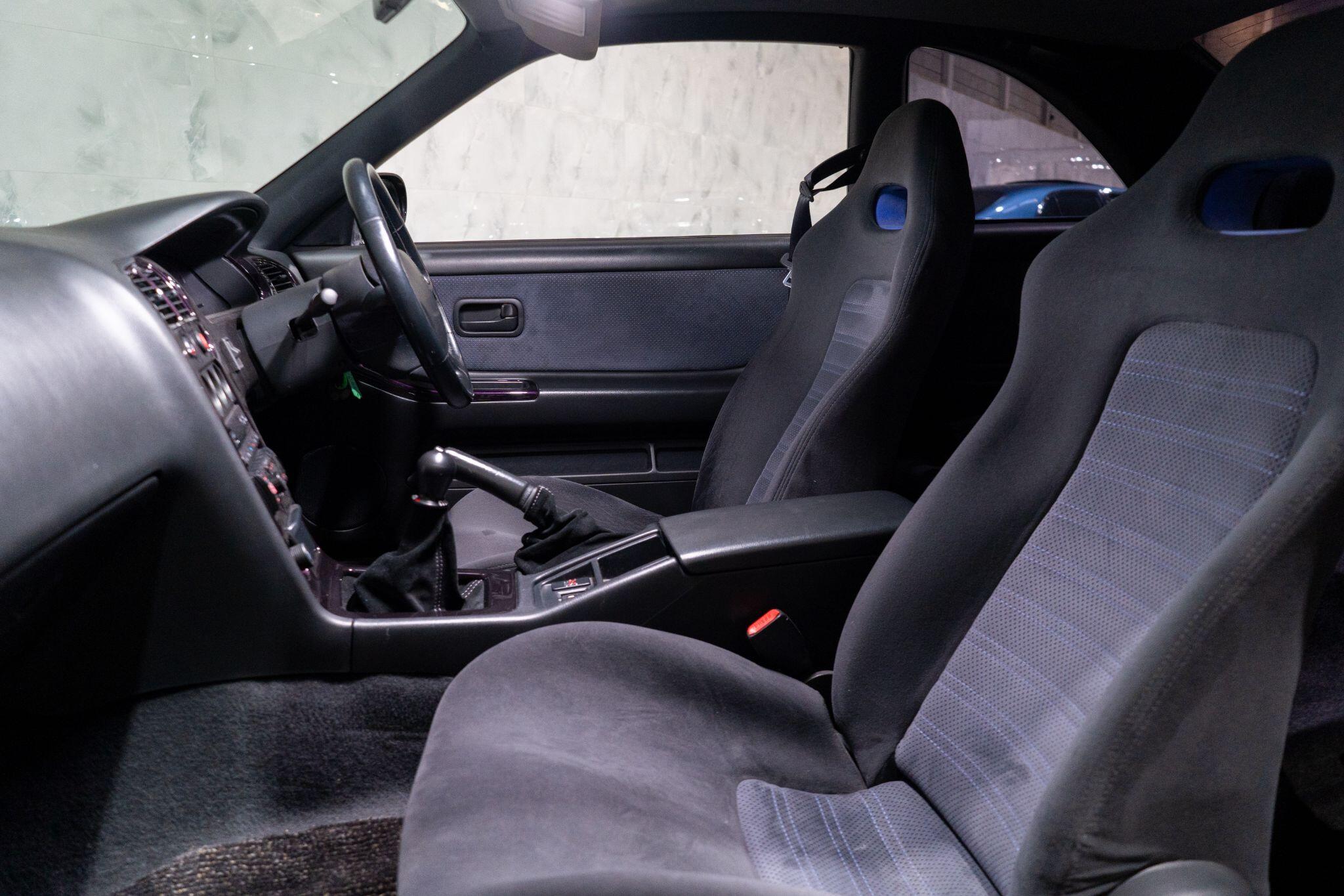 Nissan Skyline view 25