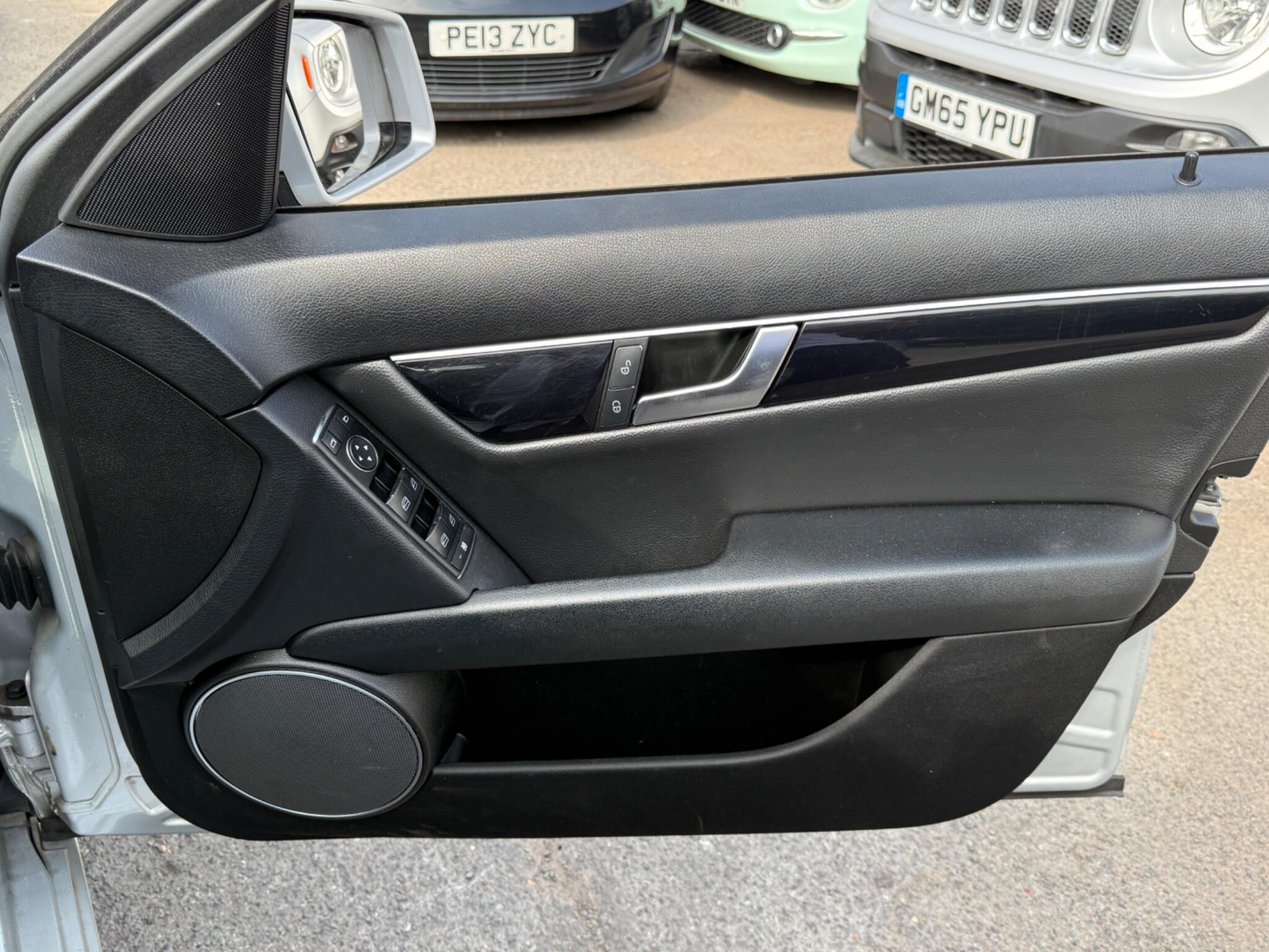 Mercedes-Benz C Class - Image 32