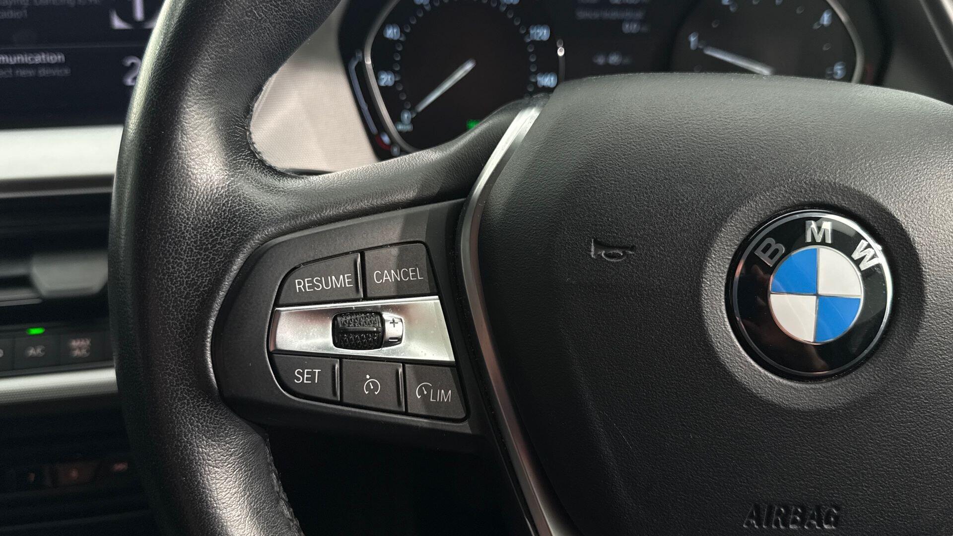 BMW 1 Series view 17
