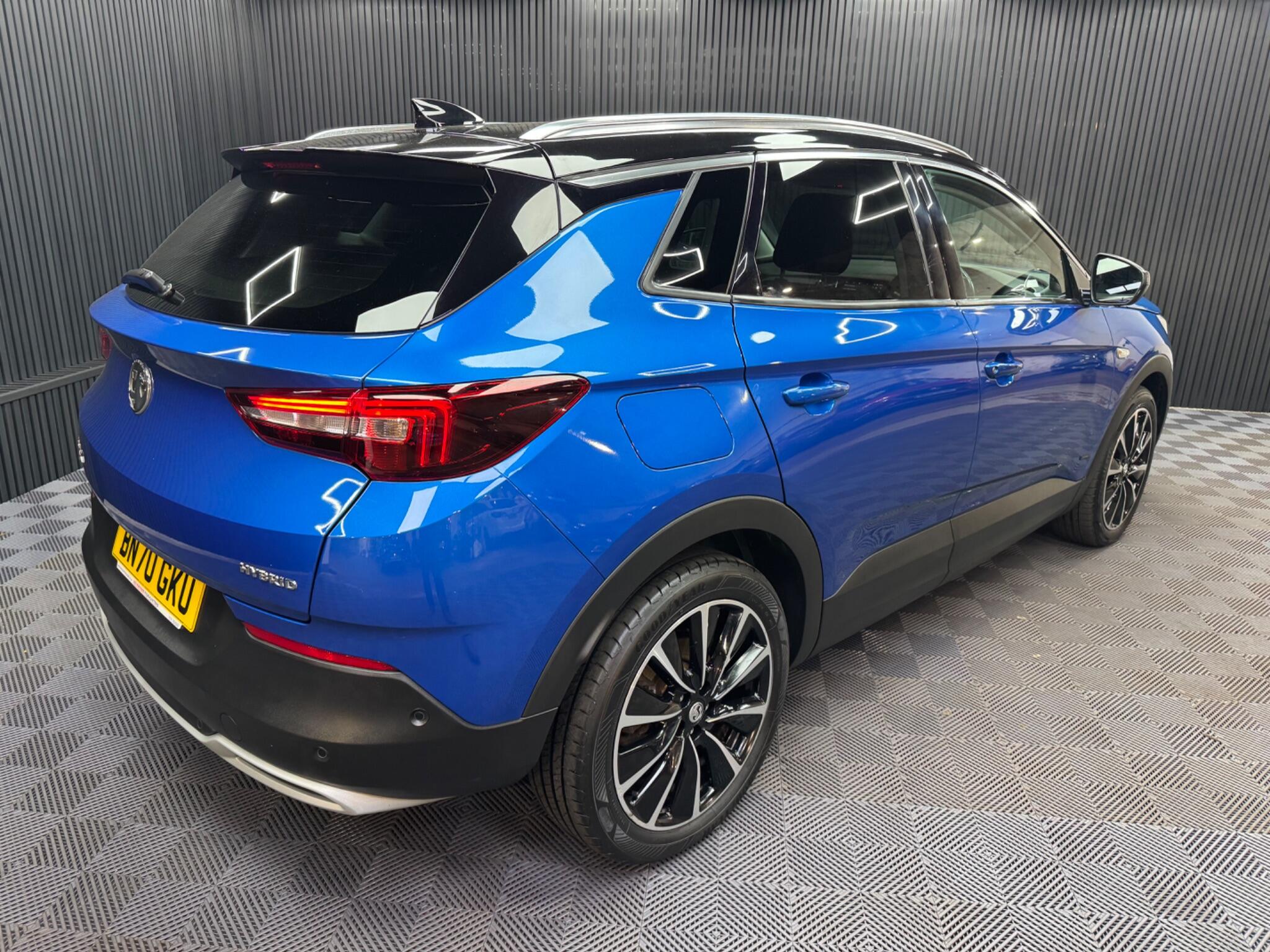 Vauxhall Grandland X view 22