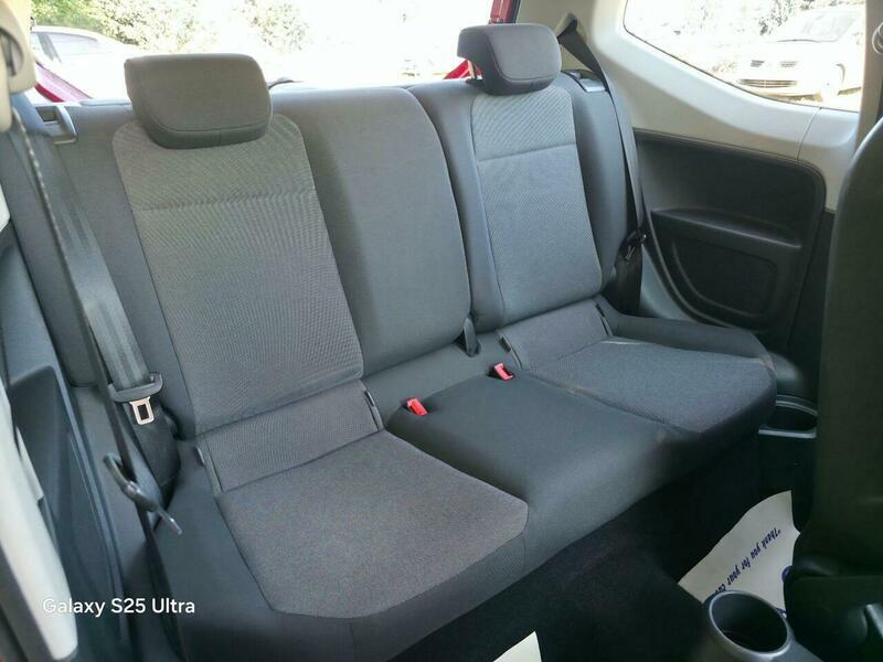 Volkswagen Up! view 55