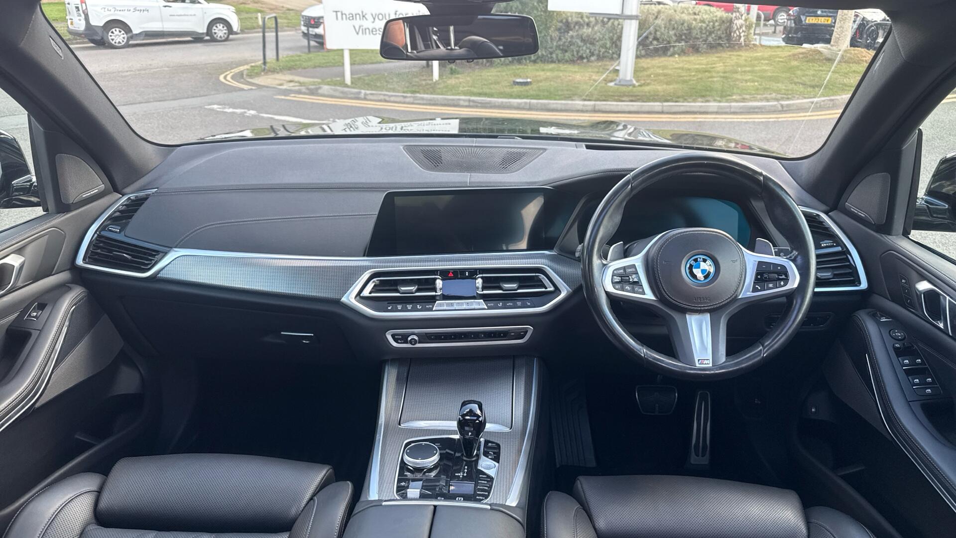 BMW X5 view 4