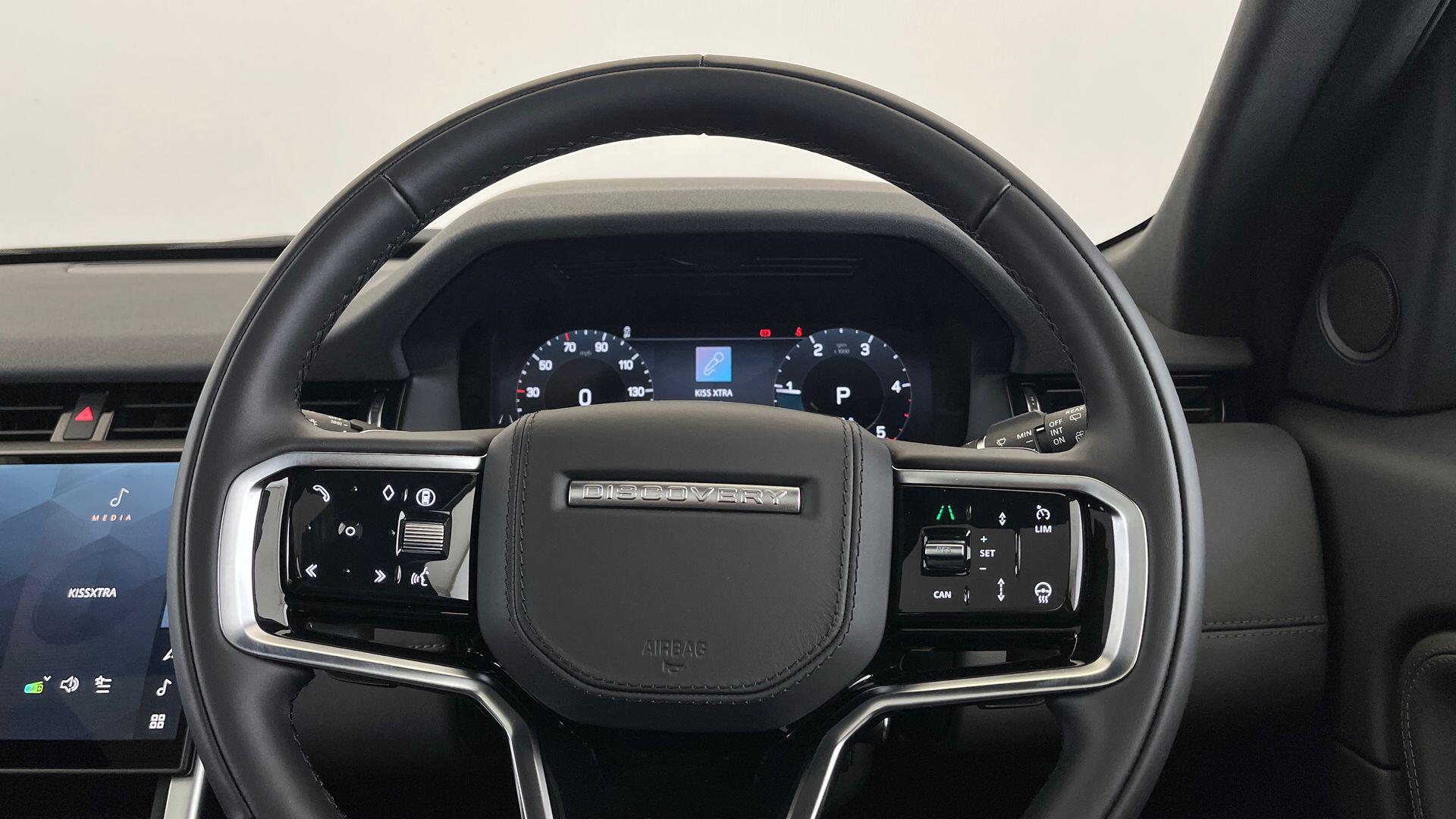 Land Rover Discovery Sport view 38