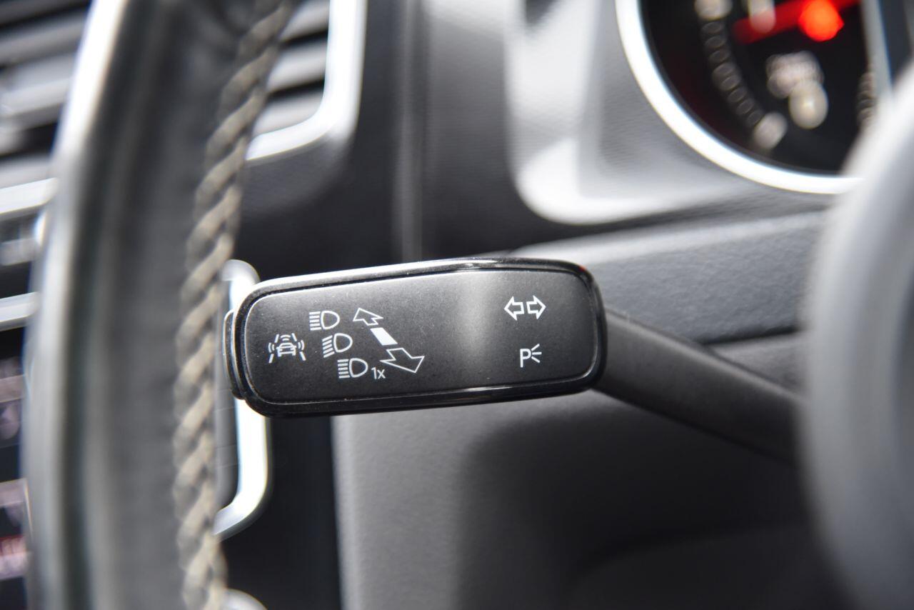 Volkswagen Golf view 30