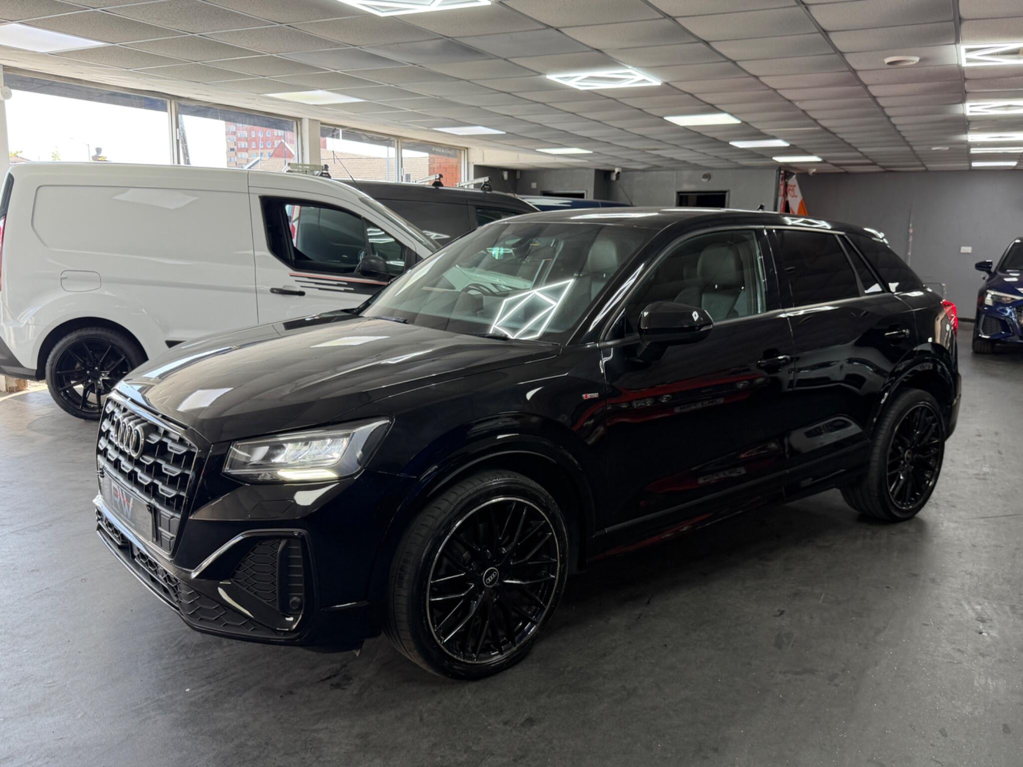 Audi Q2 view 43