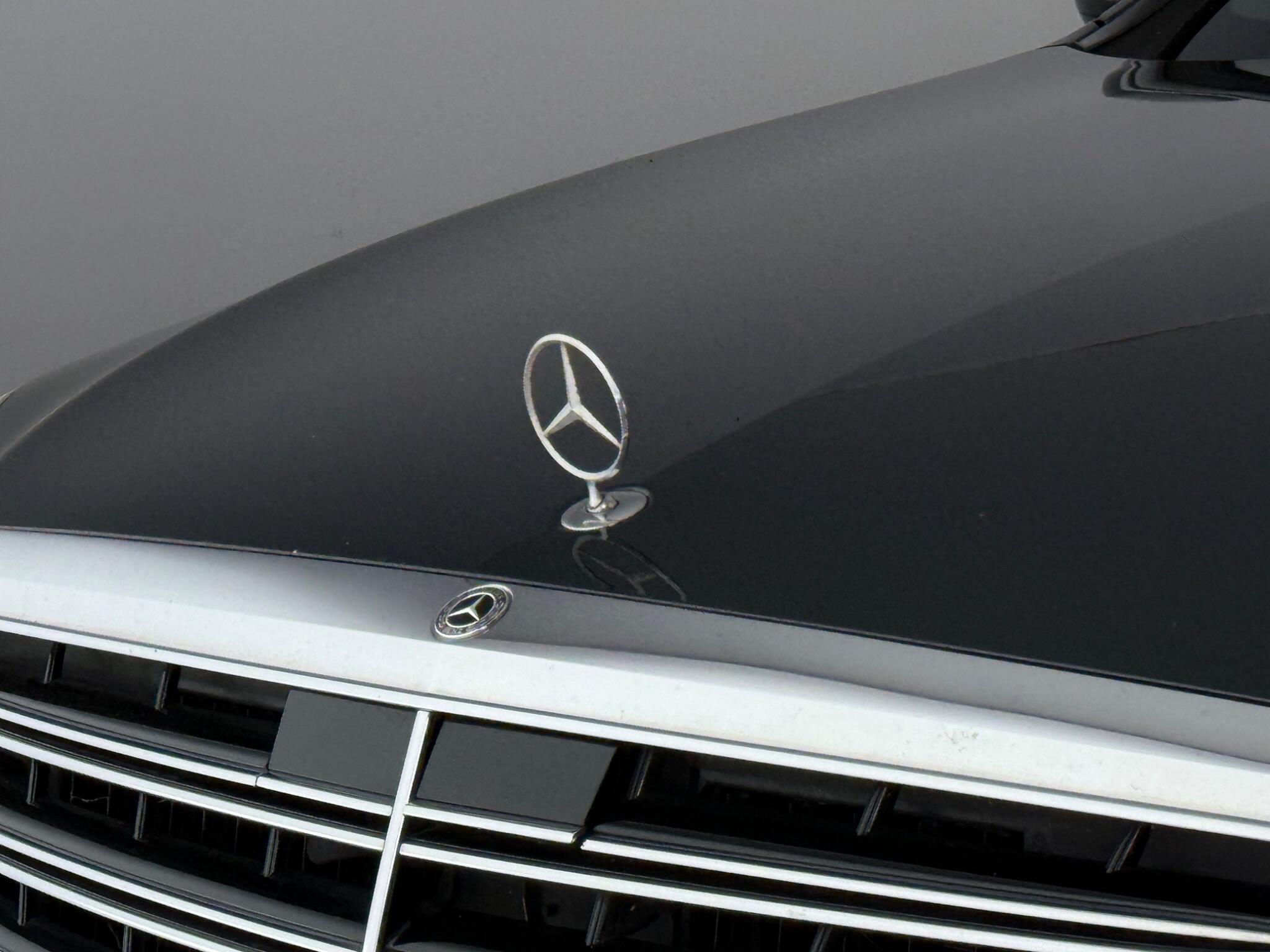 Mercedes-Benz S-Class view 38