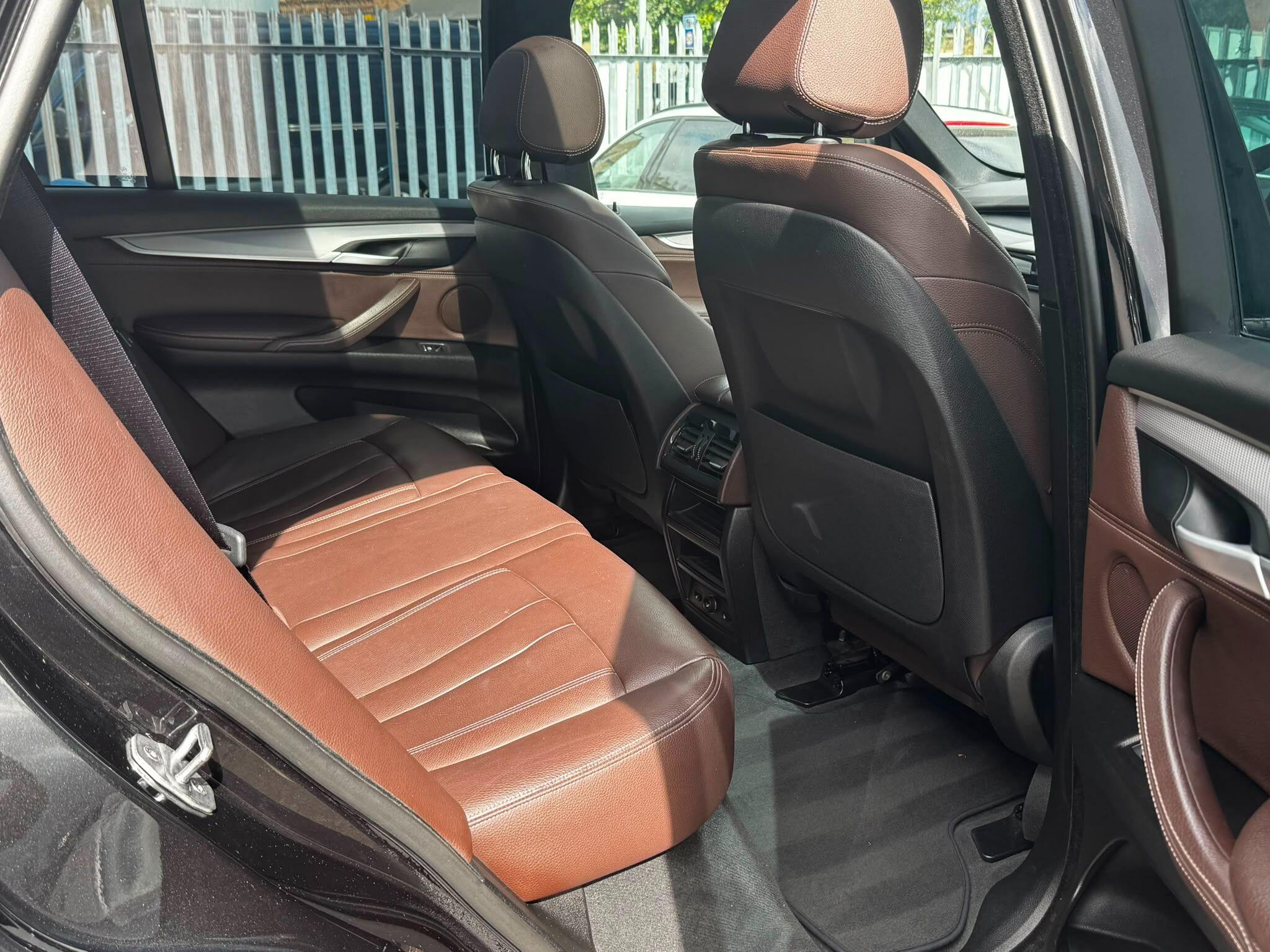 BMW X5 view 24