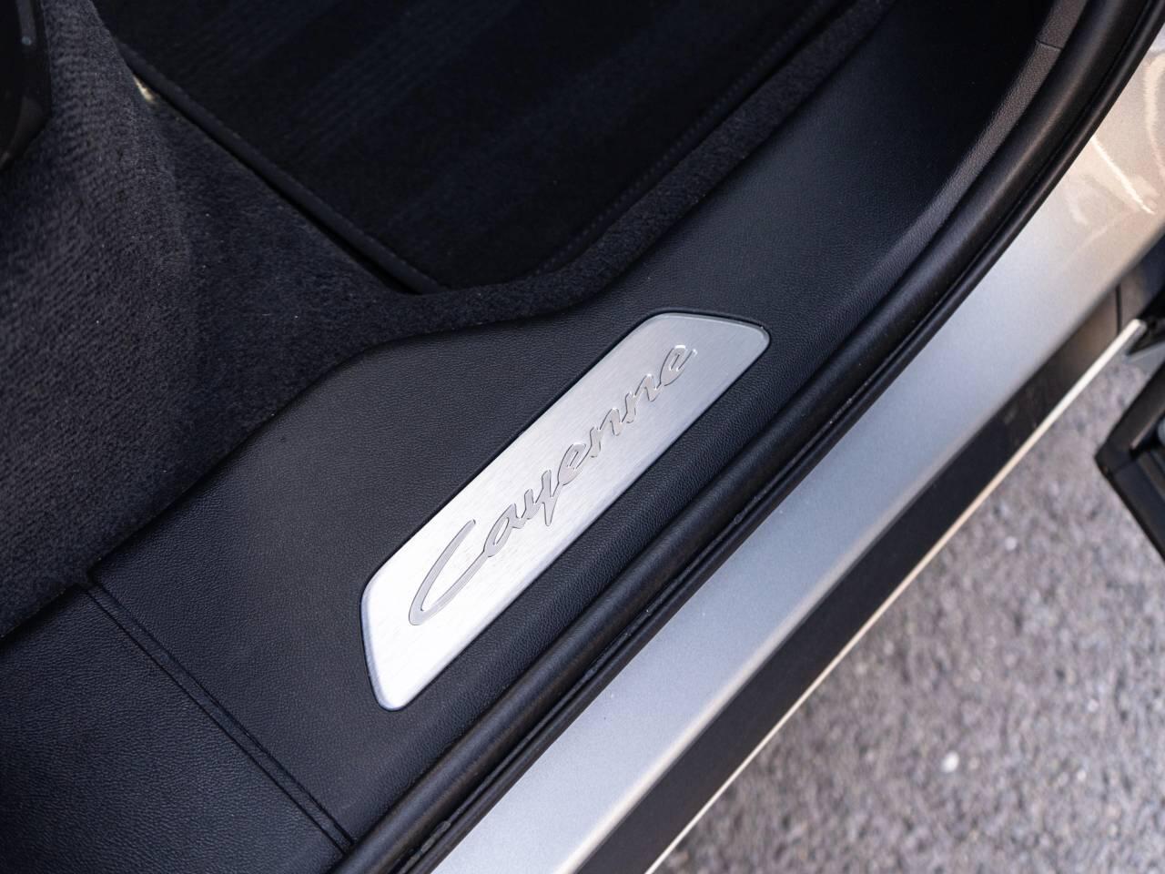 Porsche Cayenne view 44