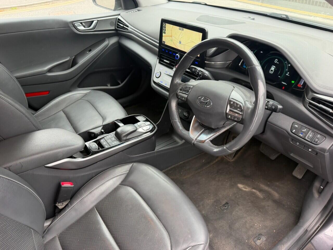 Hyundai IONIQ view 10