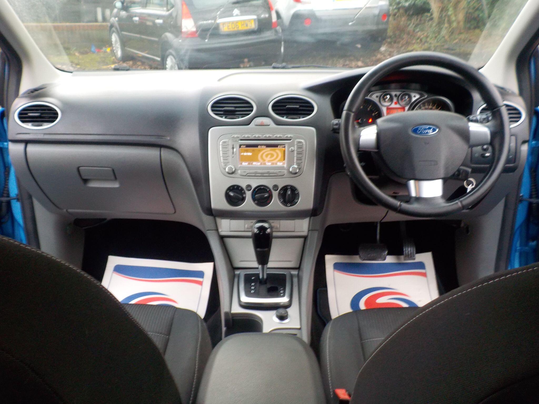 Ford Focus 1.6 Sport Auto 5dr