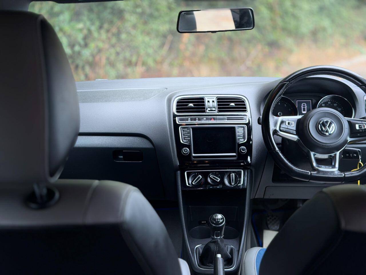 Volkswagen Polo view 9