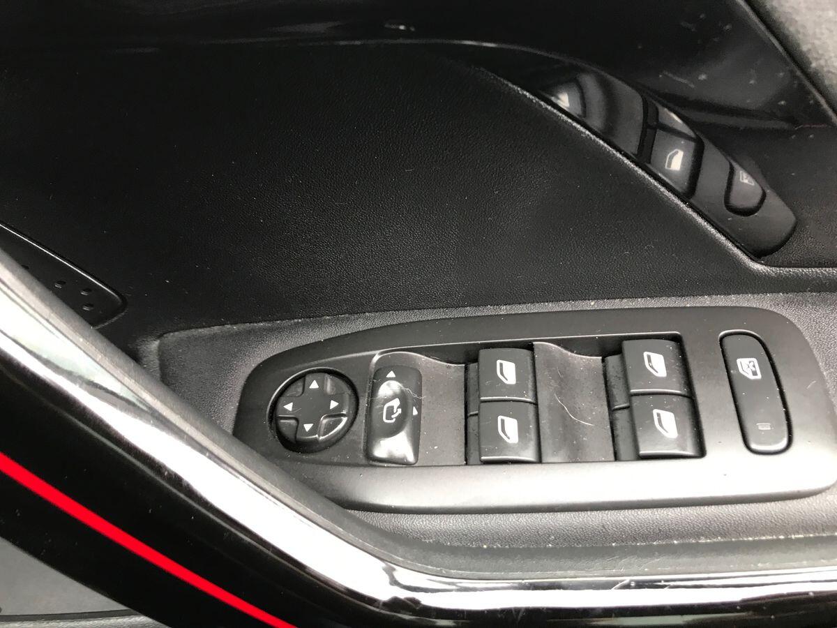 Peugeot 2008 view 22