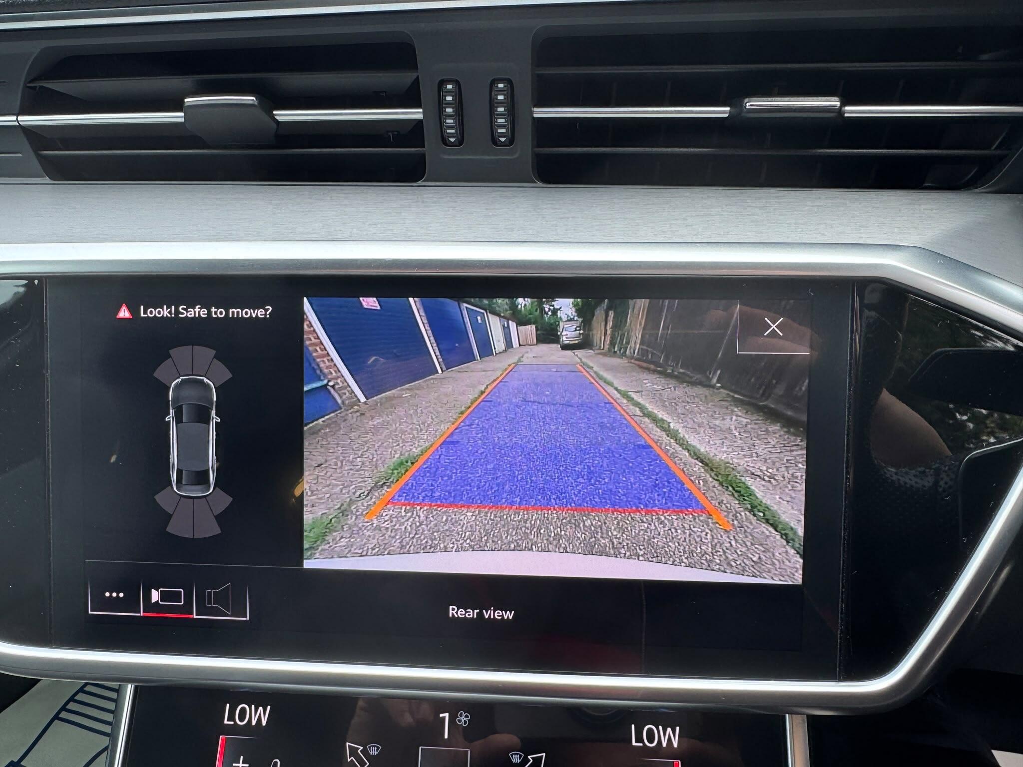 Audi A6 view 6