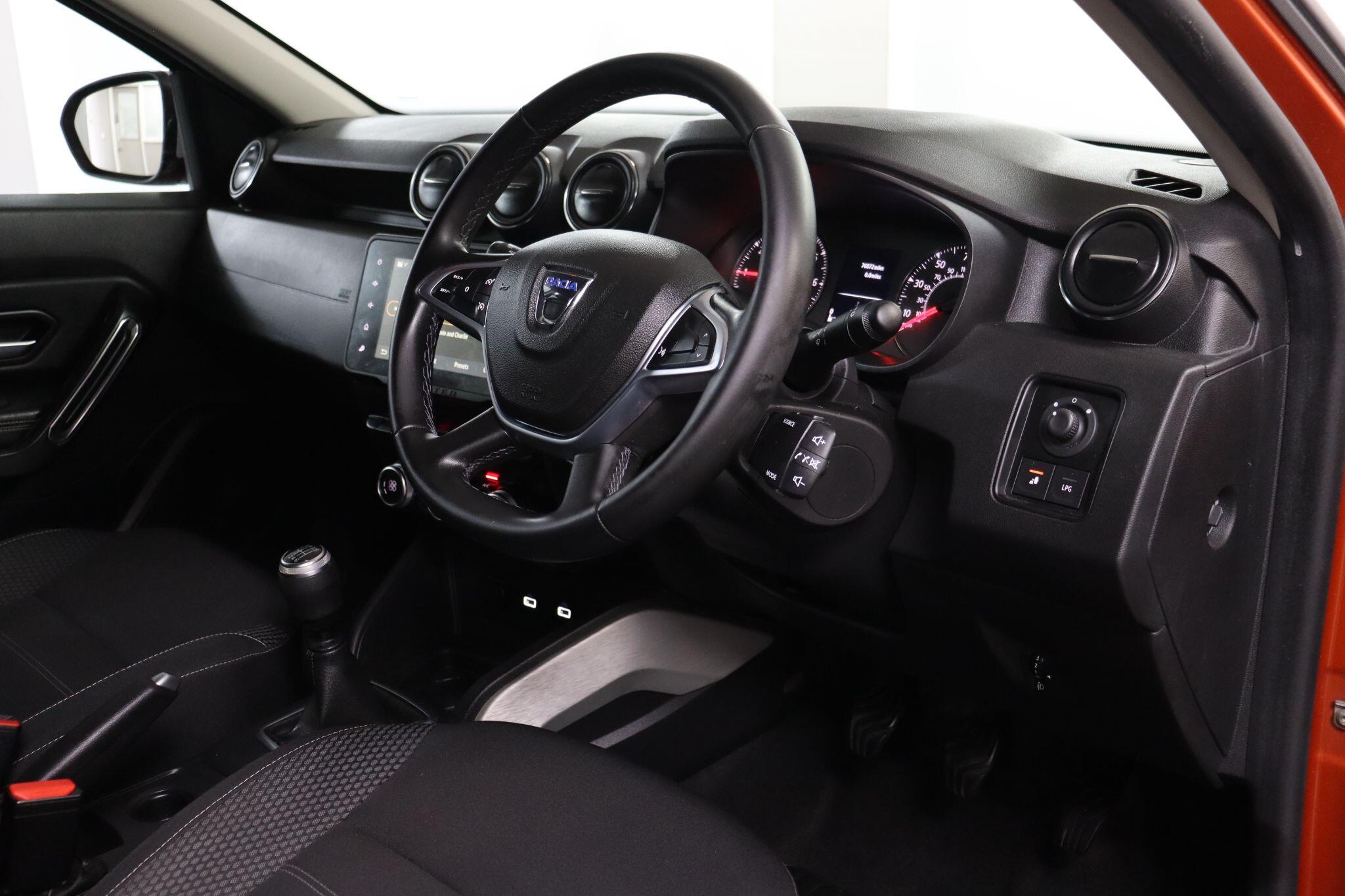 Dacia Duster view 18