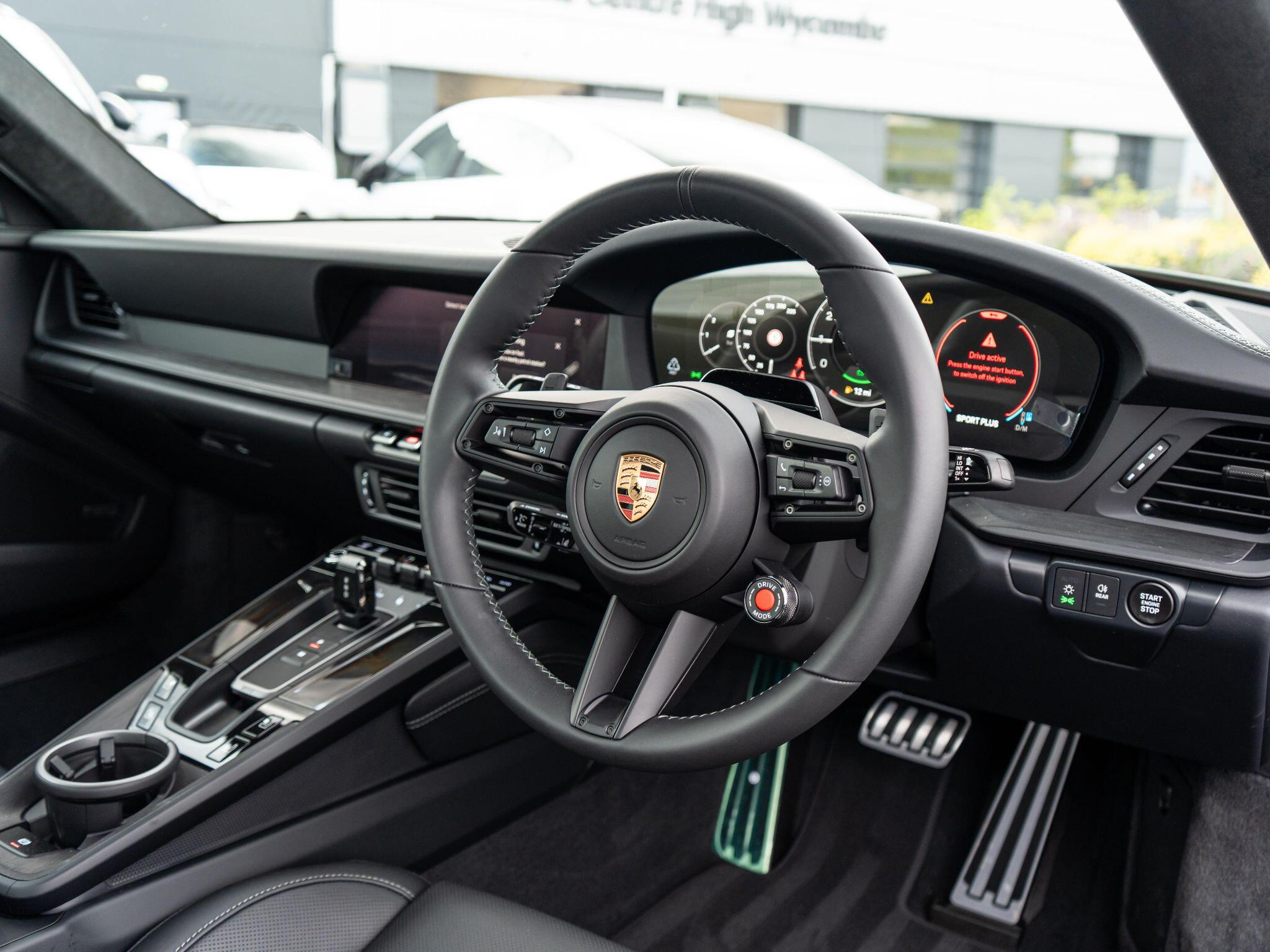 Porsche 911 view 27
