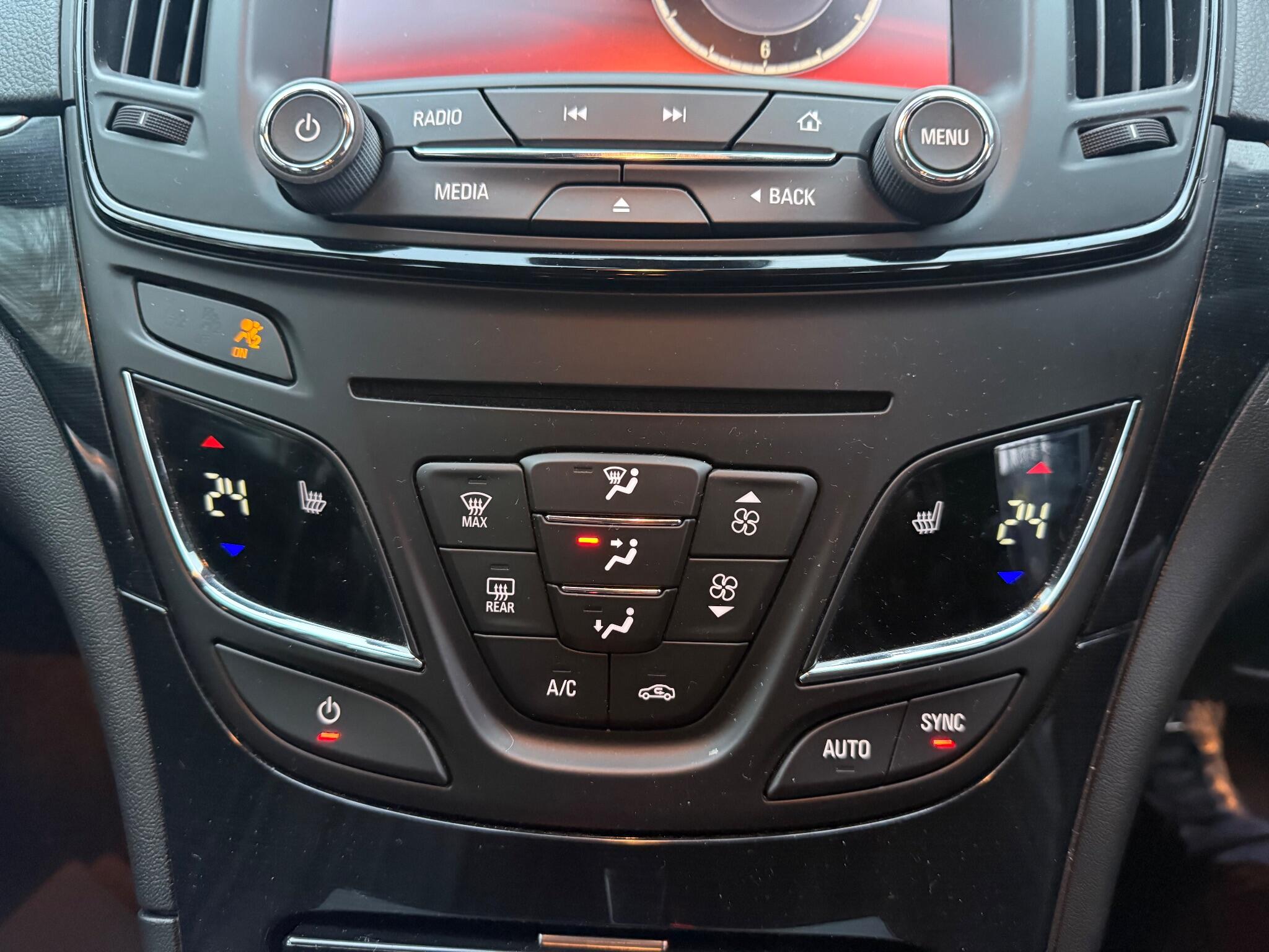 2013 Vauxhall Insignia image 20