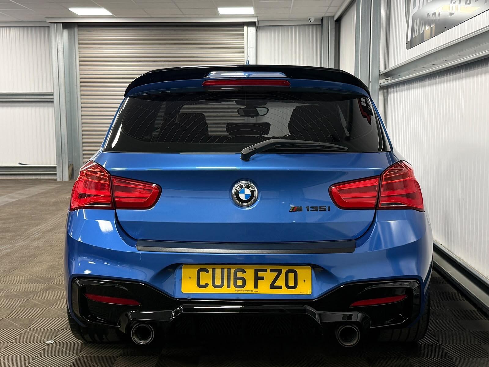 BMW 1 Series view 16