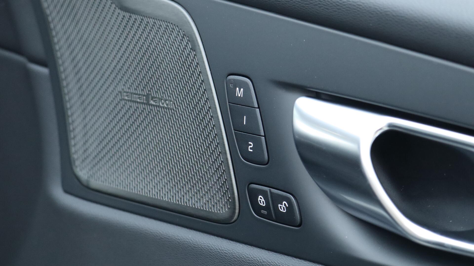 Volvo XC60 view 34