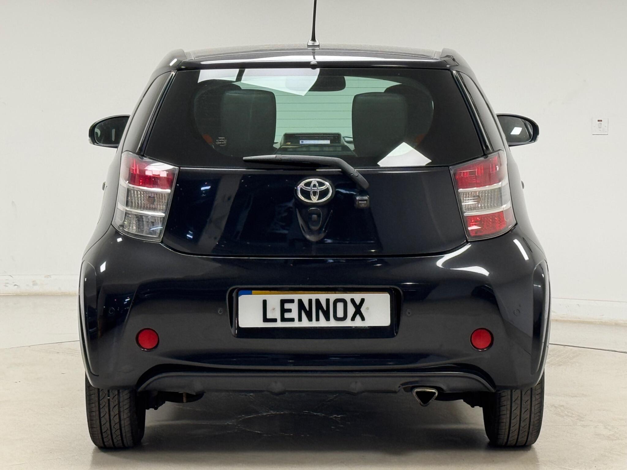 Toyota Iq view 5