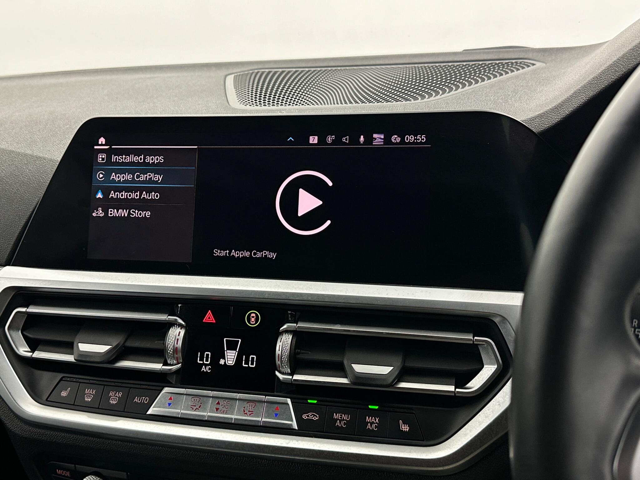 BMW 3 Series view 25