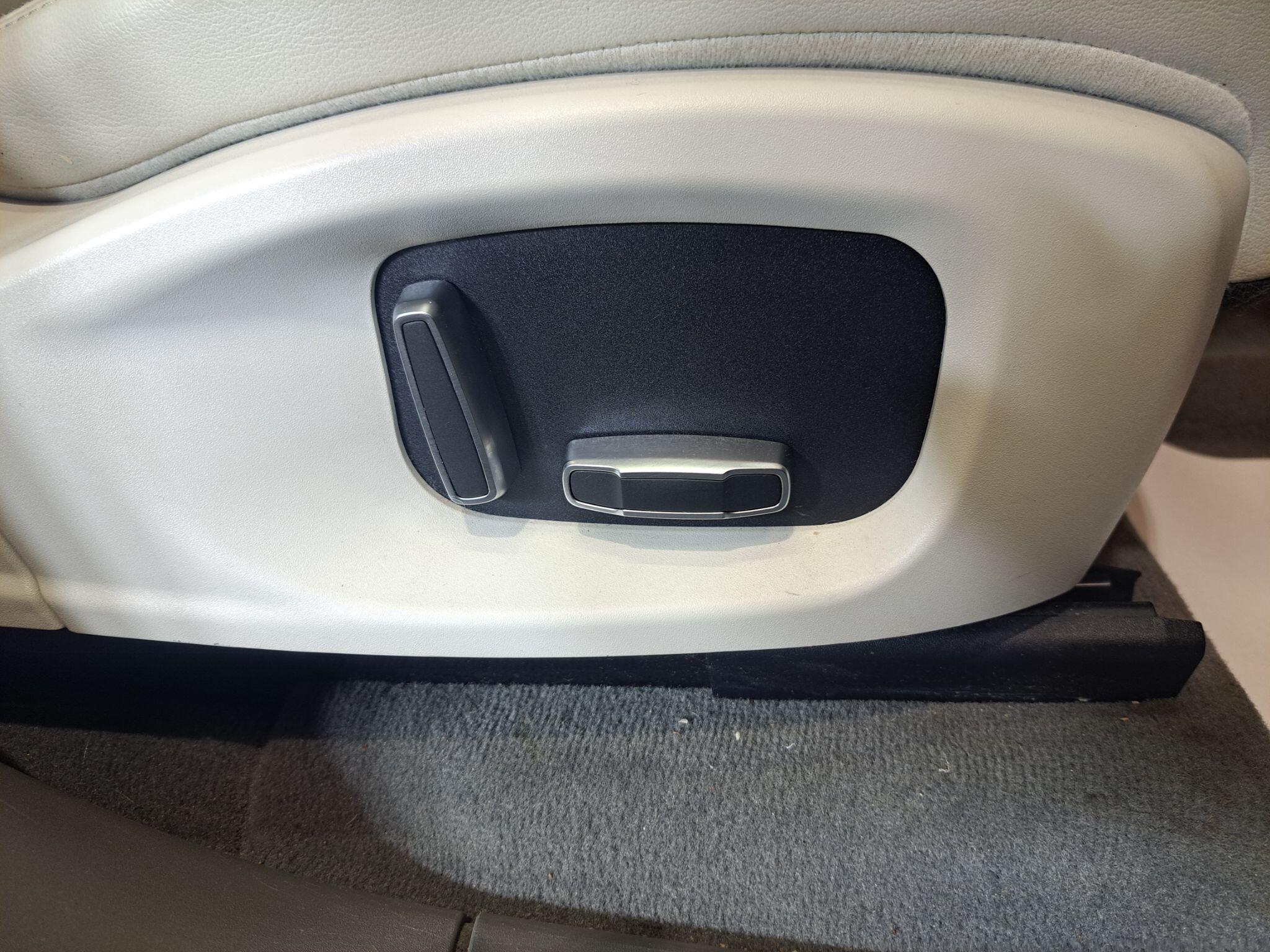 Jaguar F-Pace view 21