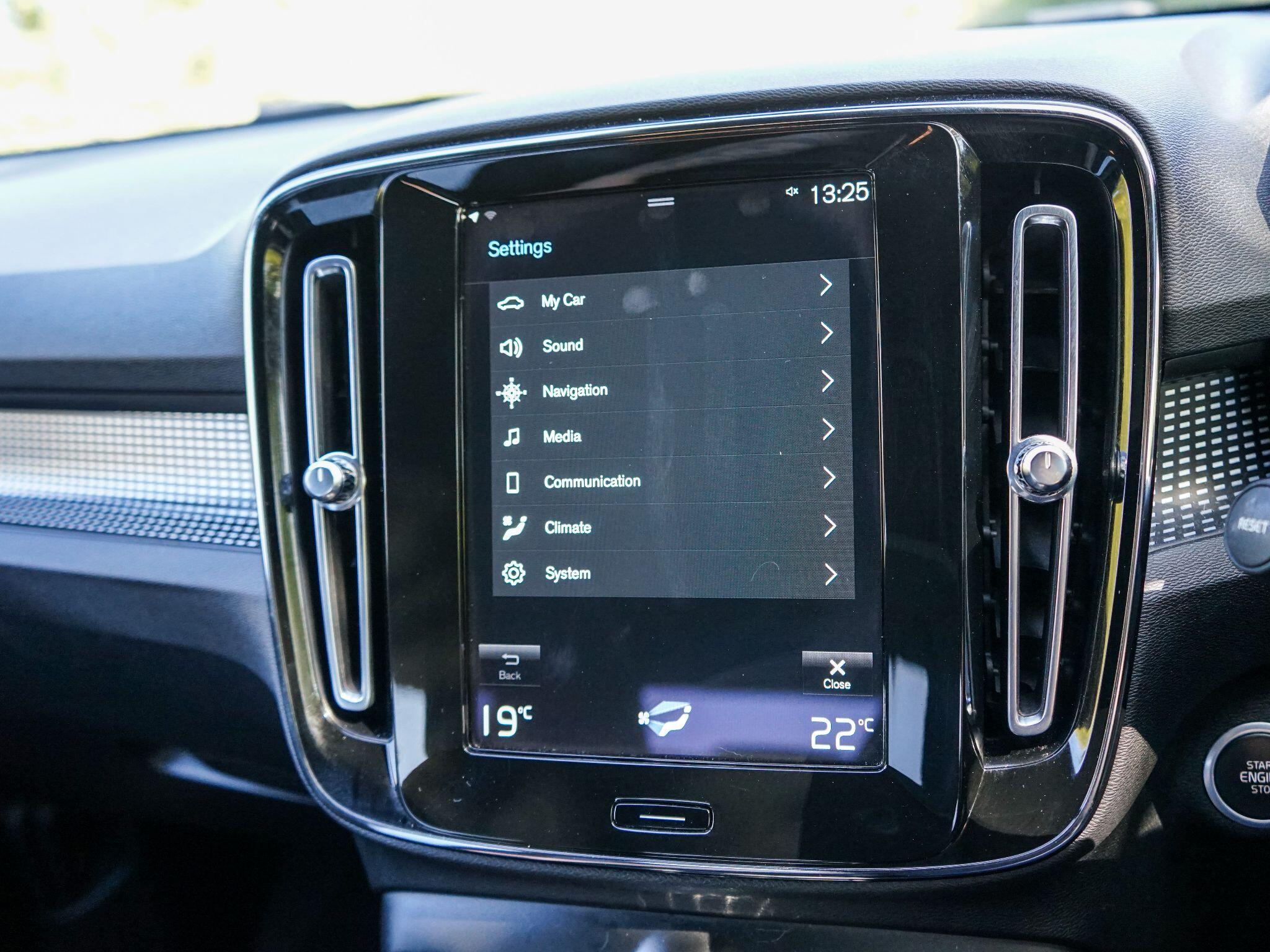 Volvo XC40 view 24