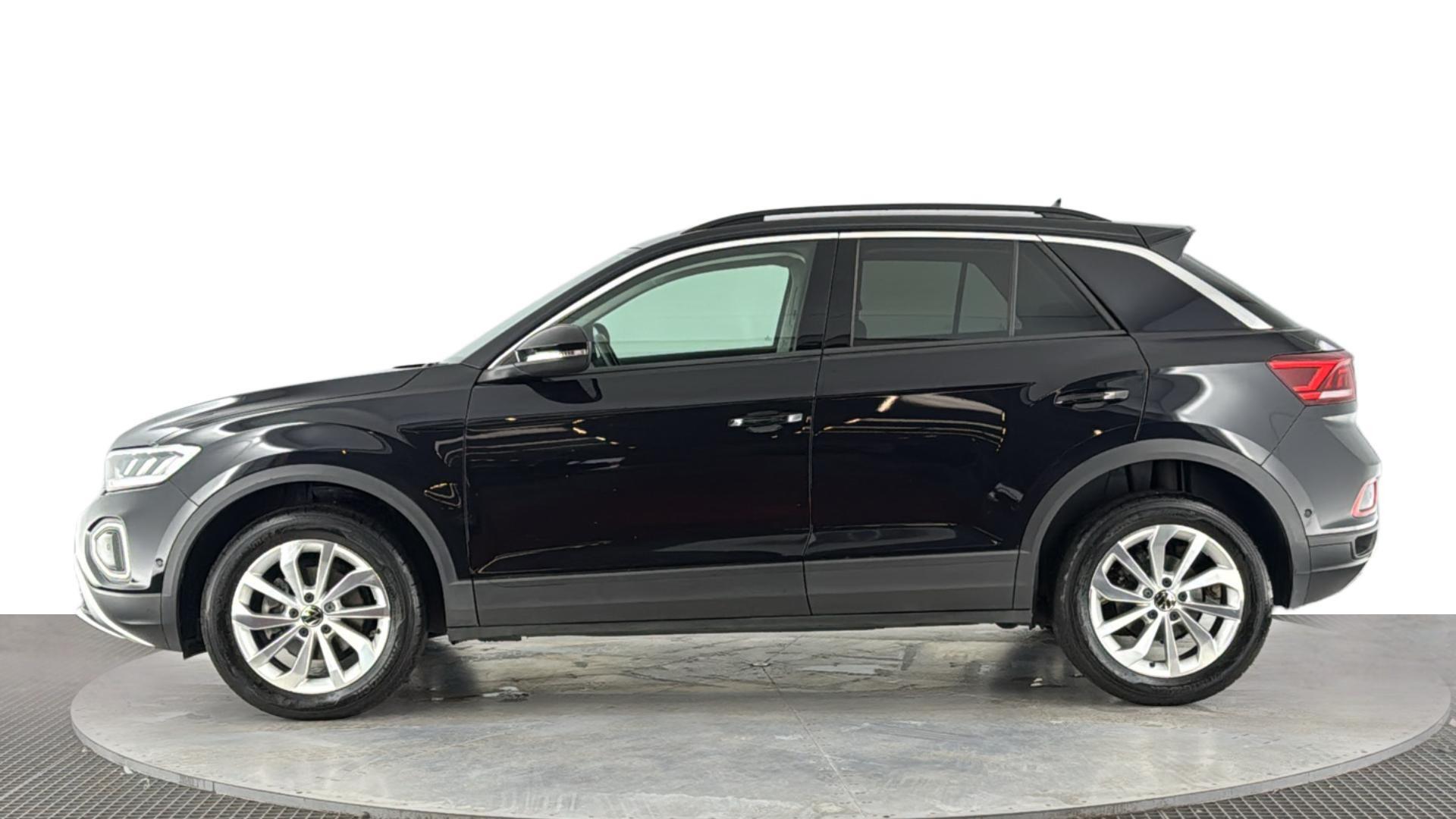 Volkswagen T-Roc view 7