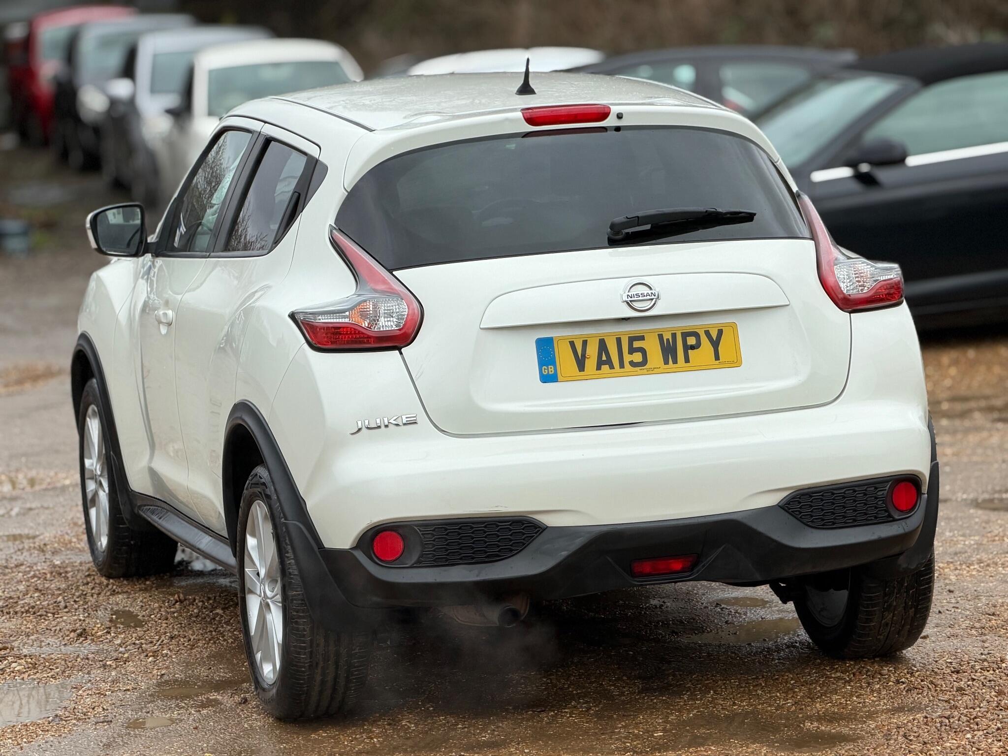 2015 Nissan Juke 1.2 DIG-T Acenta Premium Euro 6 (s/s) 5dr image 7