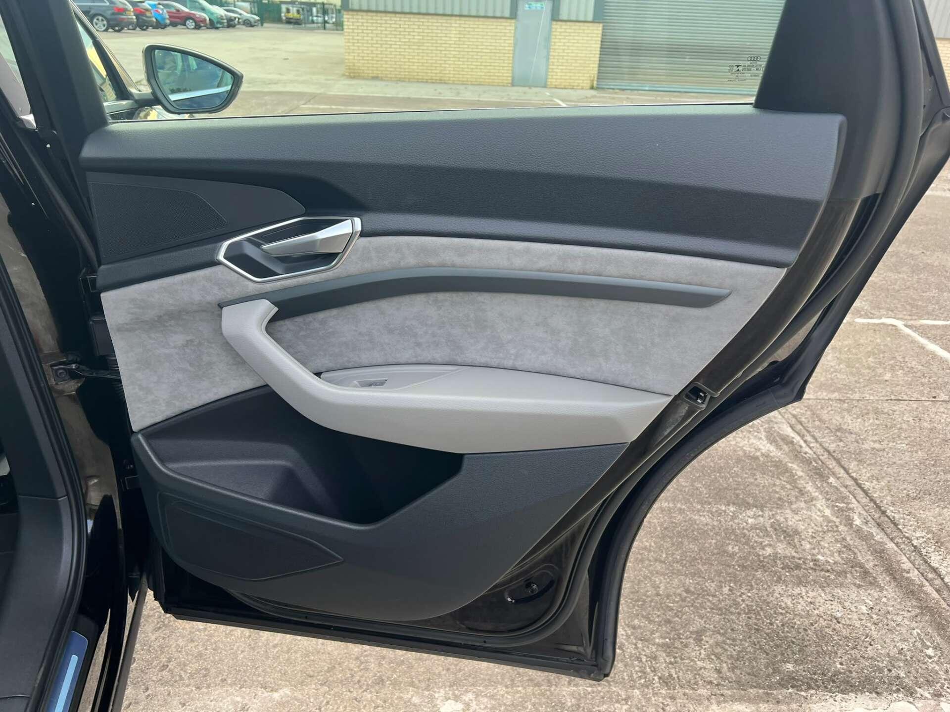 Audi E-Tron view 53