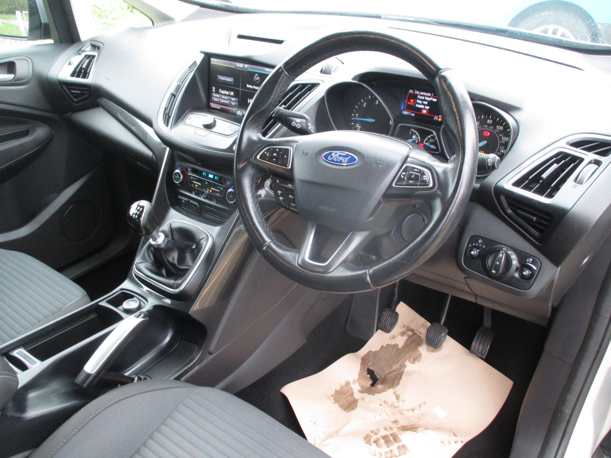 2016 Ford Grand C-Max image 24