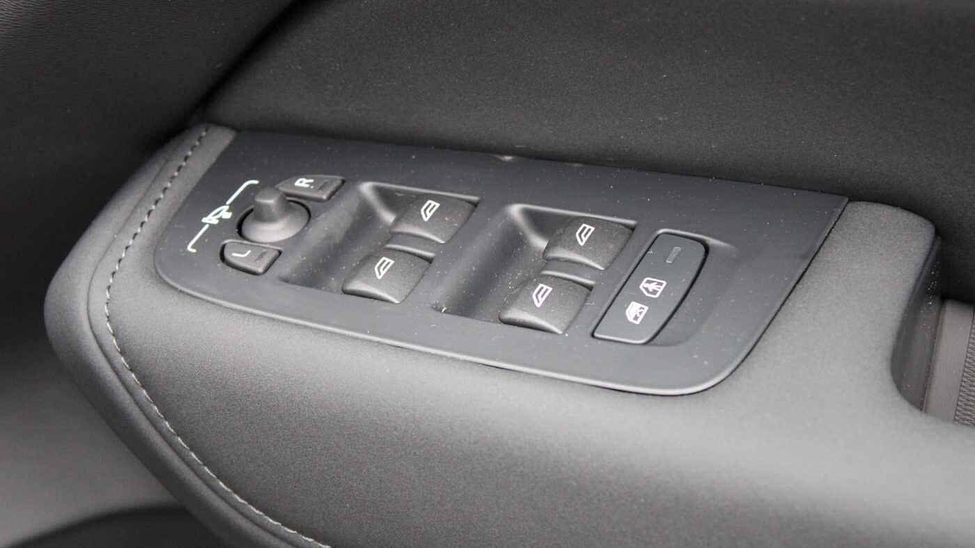 Volvo XC60 view 24