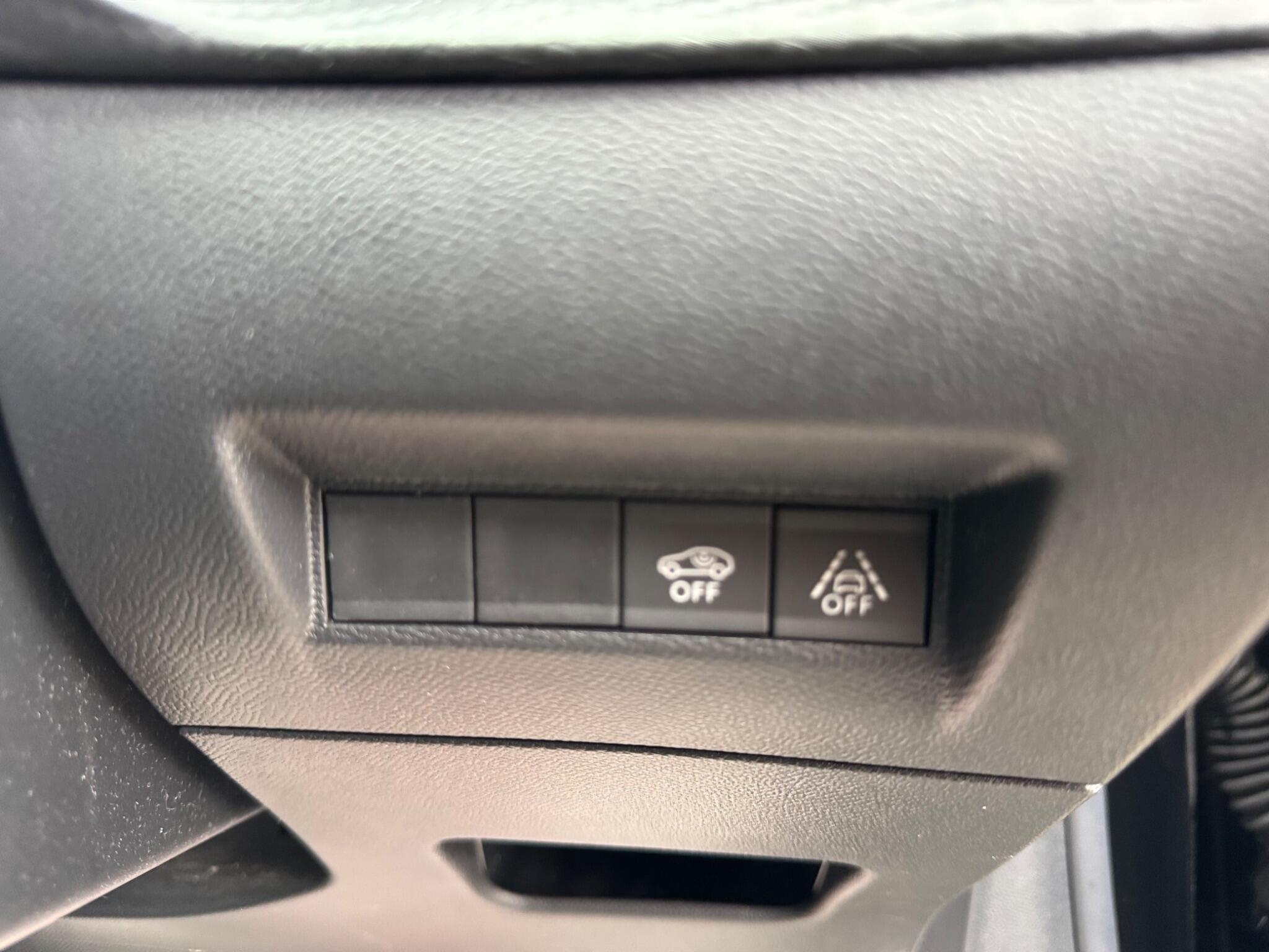 Peugeot e-208 view 19