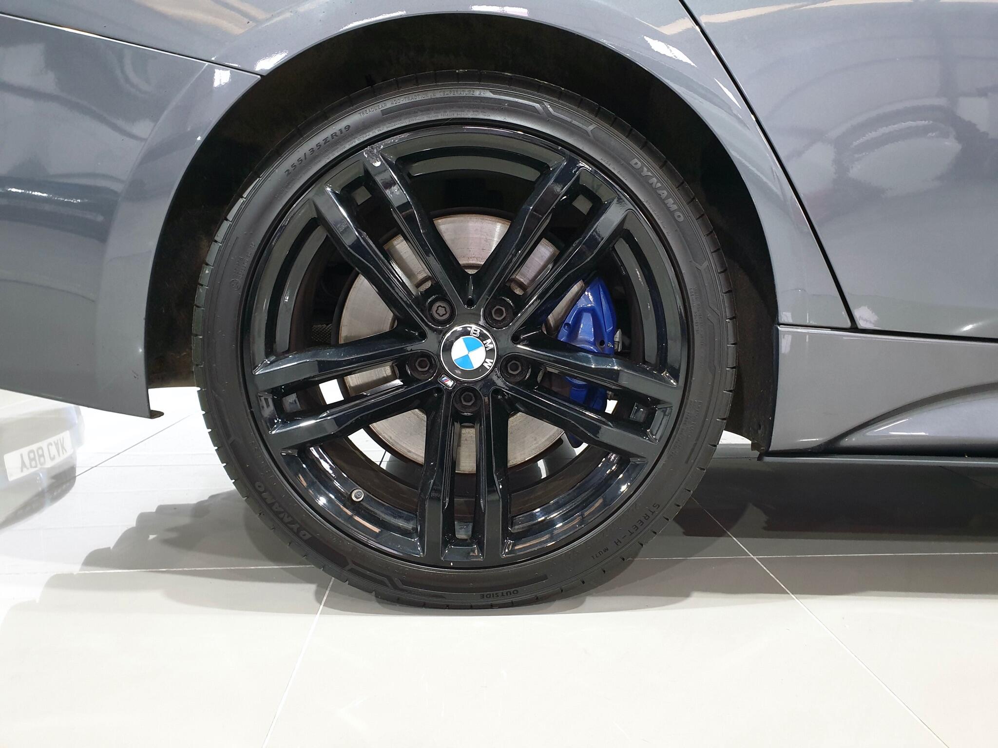 BMW 3 Series view 42