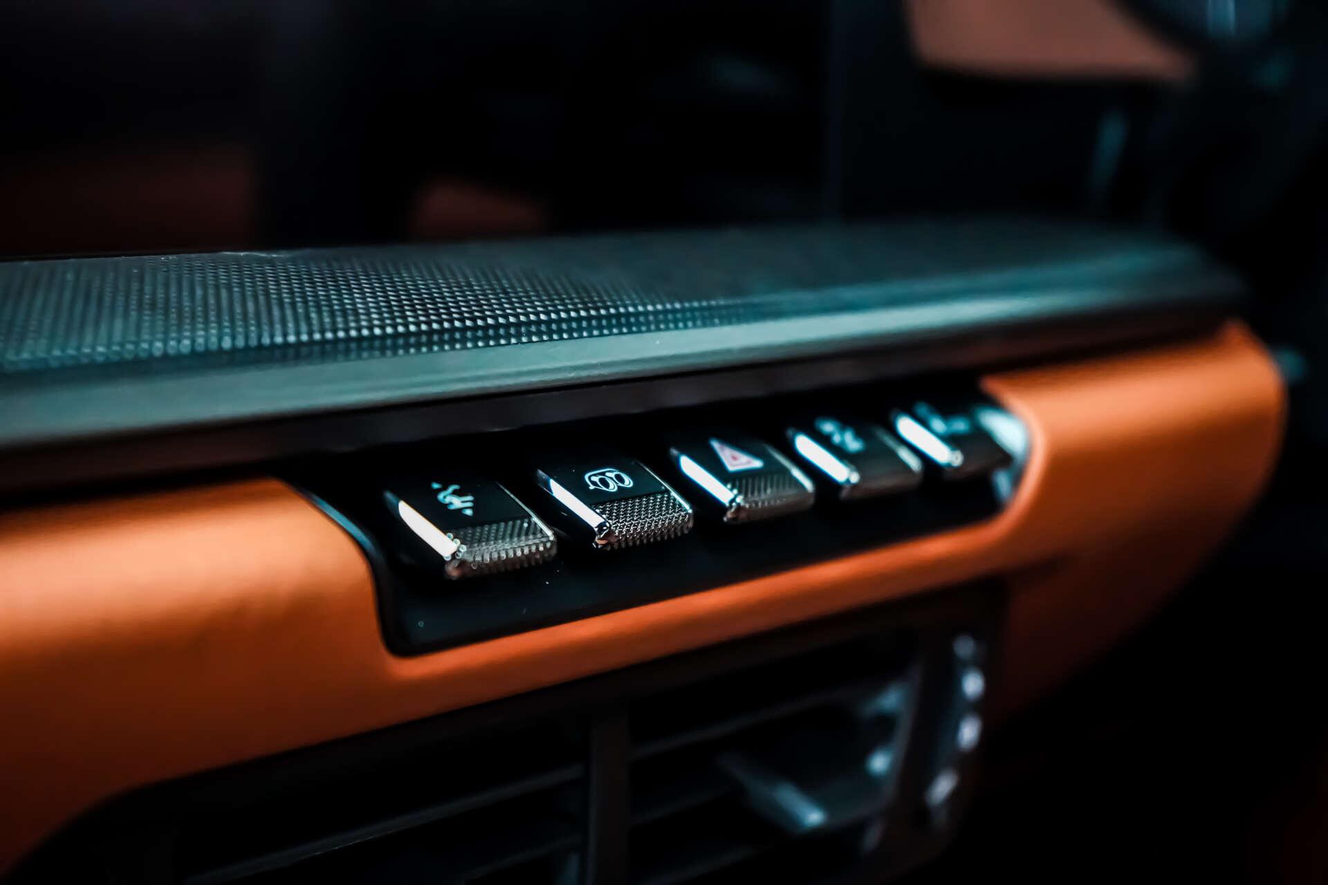 Porsche 911 view 34