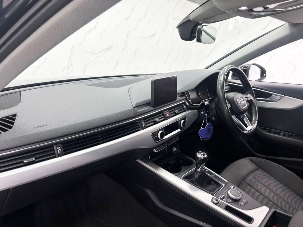 Audi A4 view 14