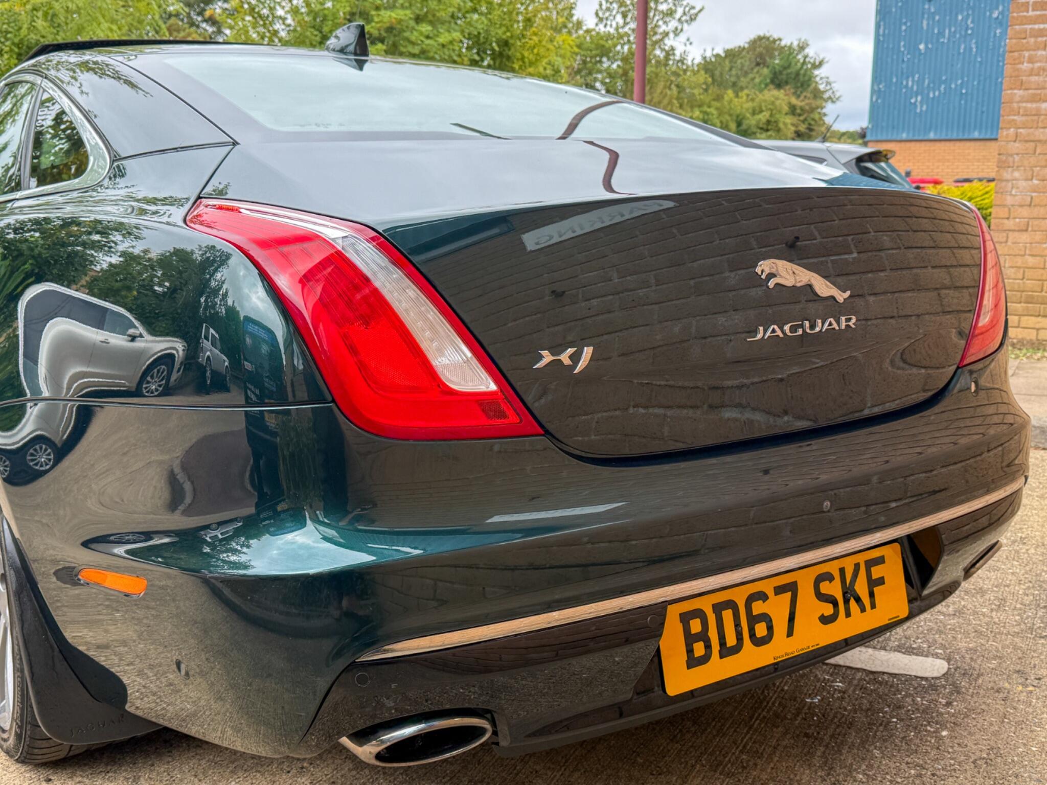 Jaguar XJ view 10