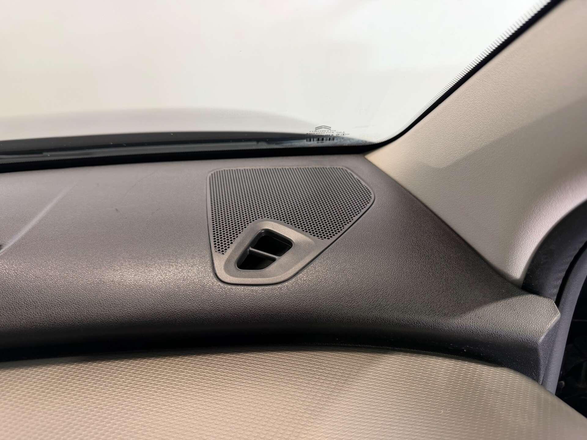 Citroen C4 Cactus view 21