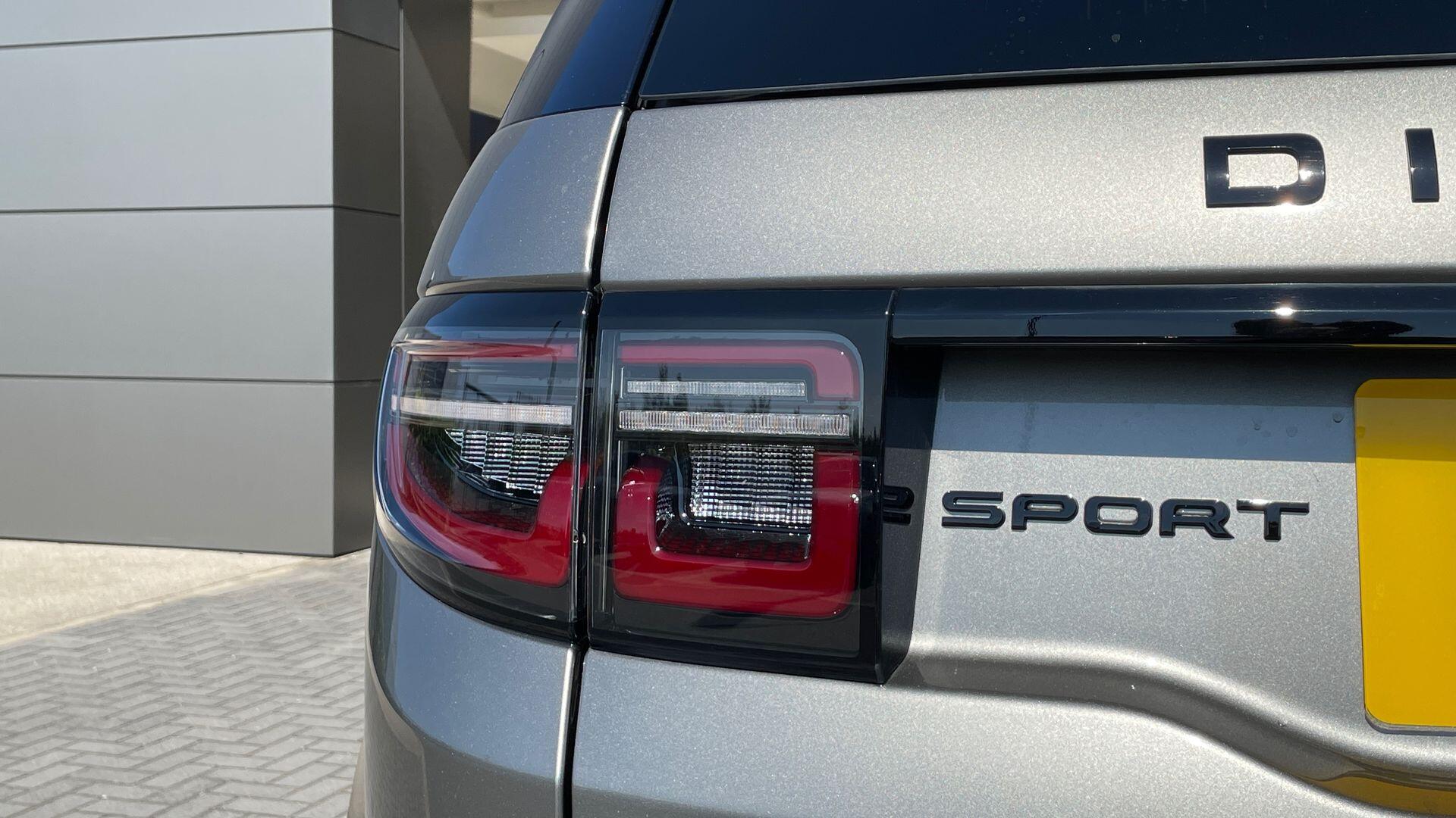 Land Rover Discovery Sport view 26
