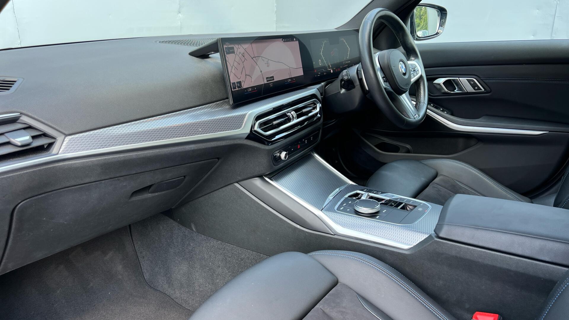 BMW 3 Series view 7