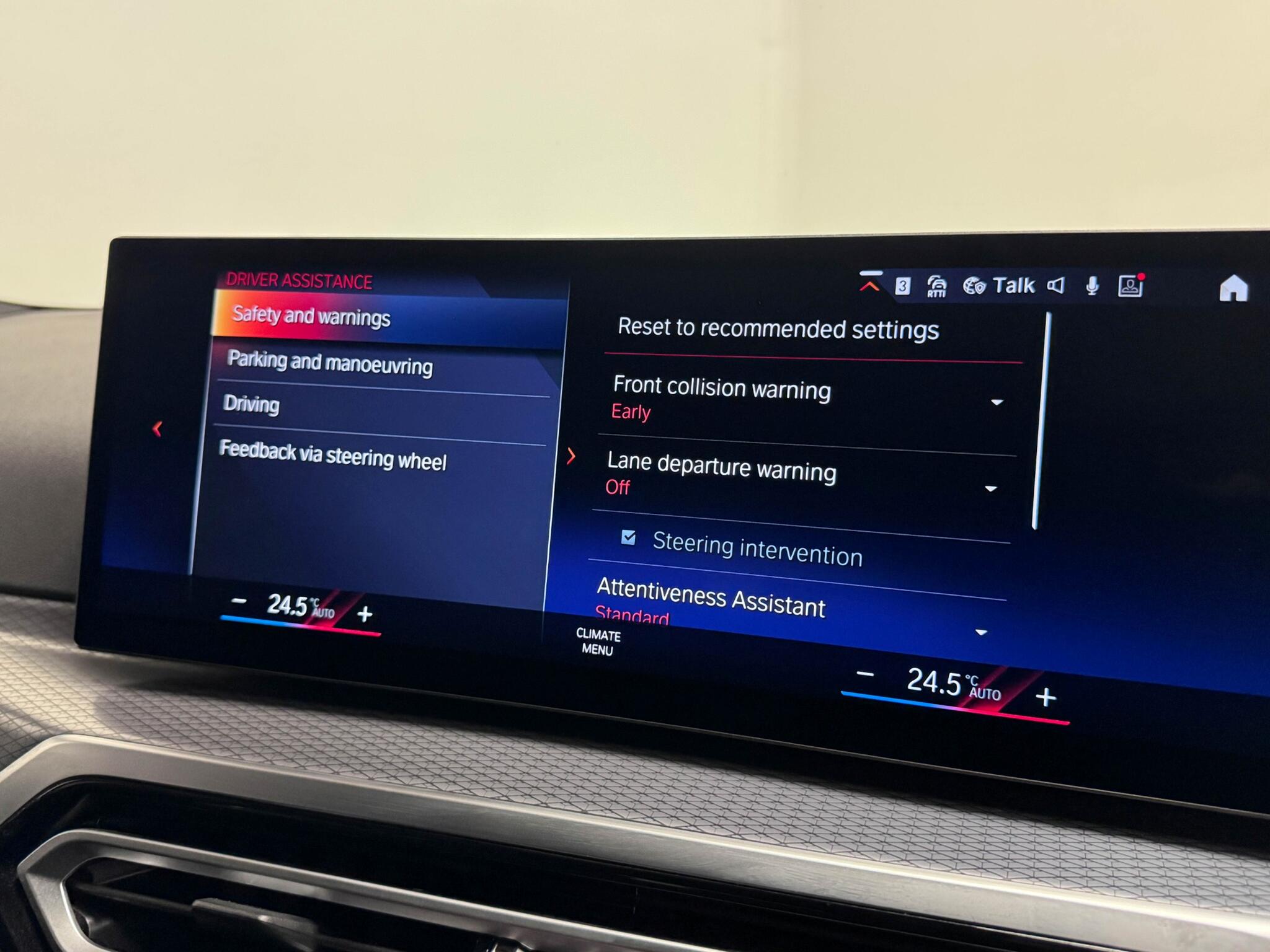 BMW 3 Series view 44
