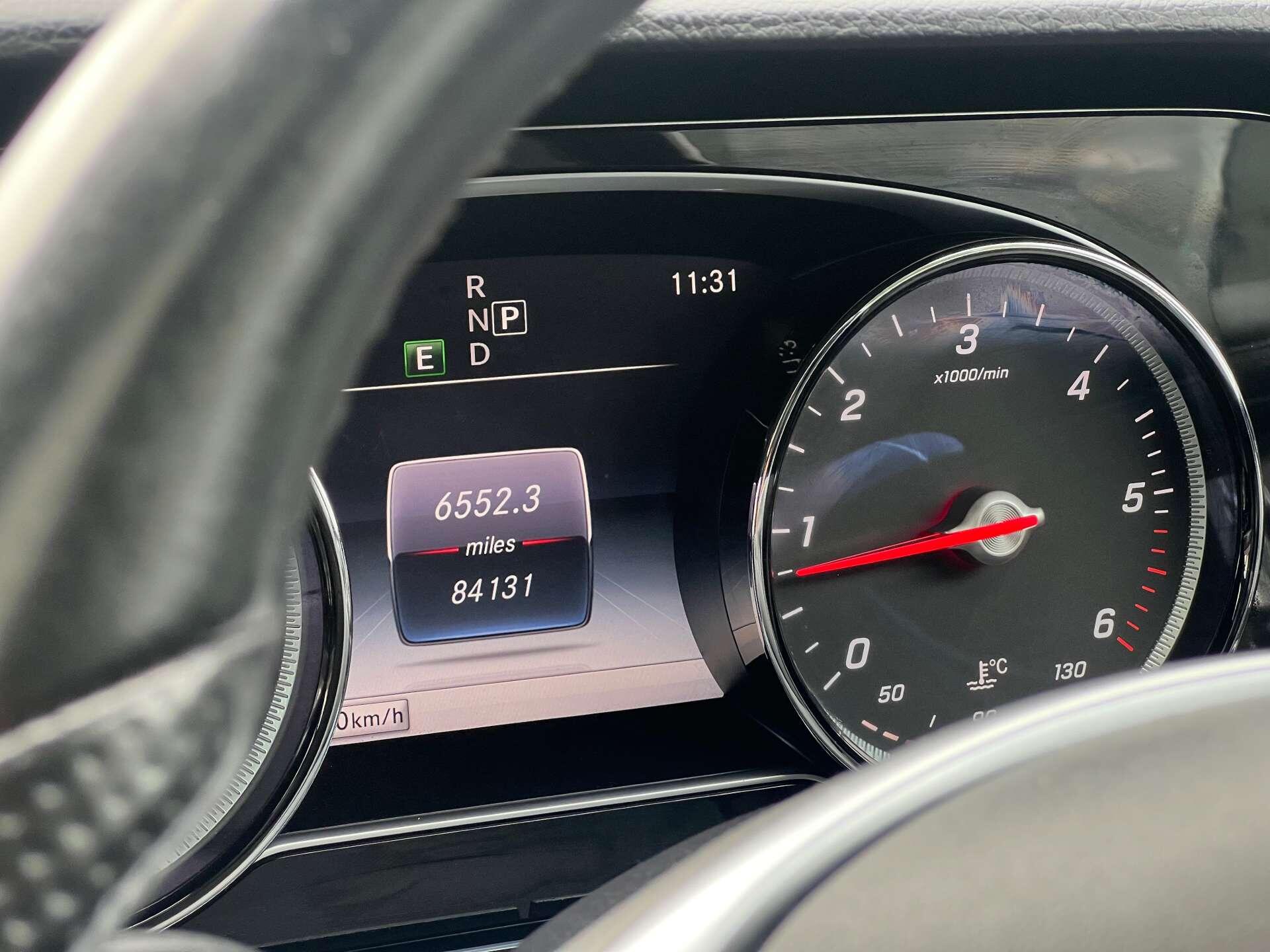 Mercedes-Benz E-Class view 38