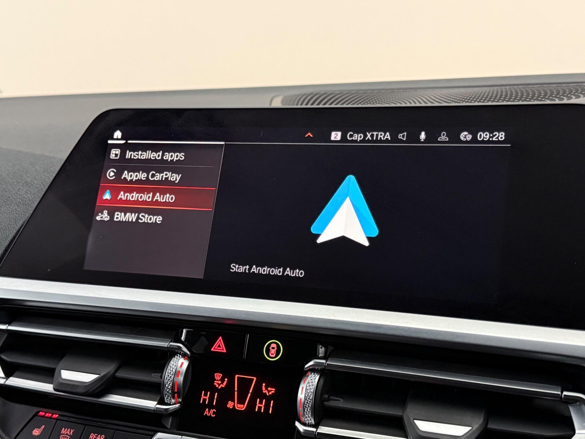 BMW 3 Series view 35