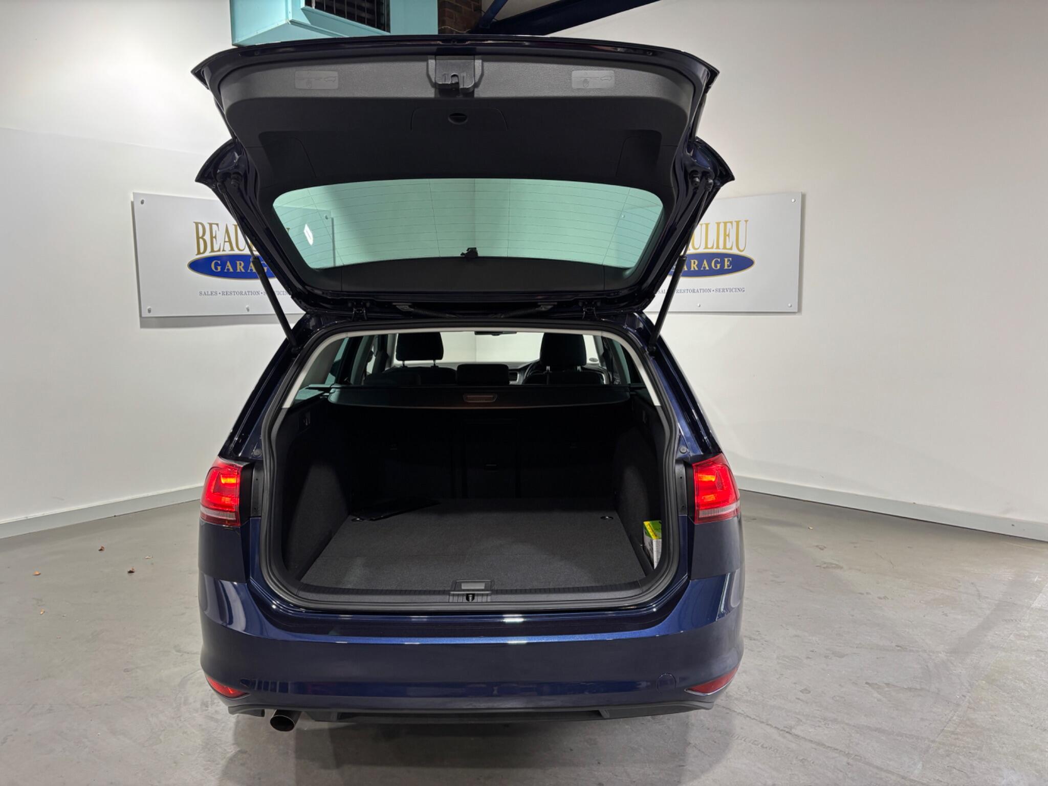 Volkswagen Golf view 55