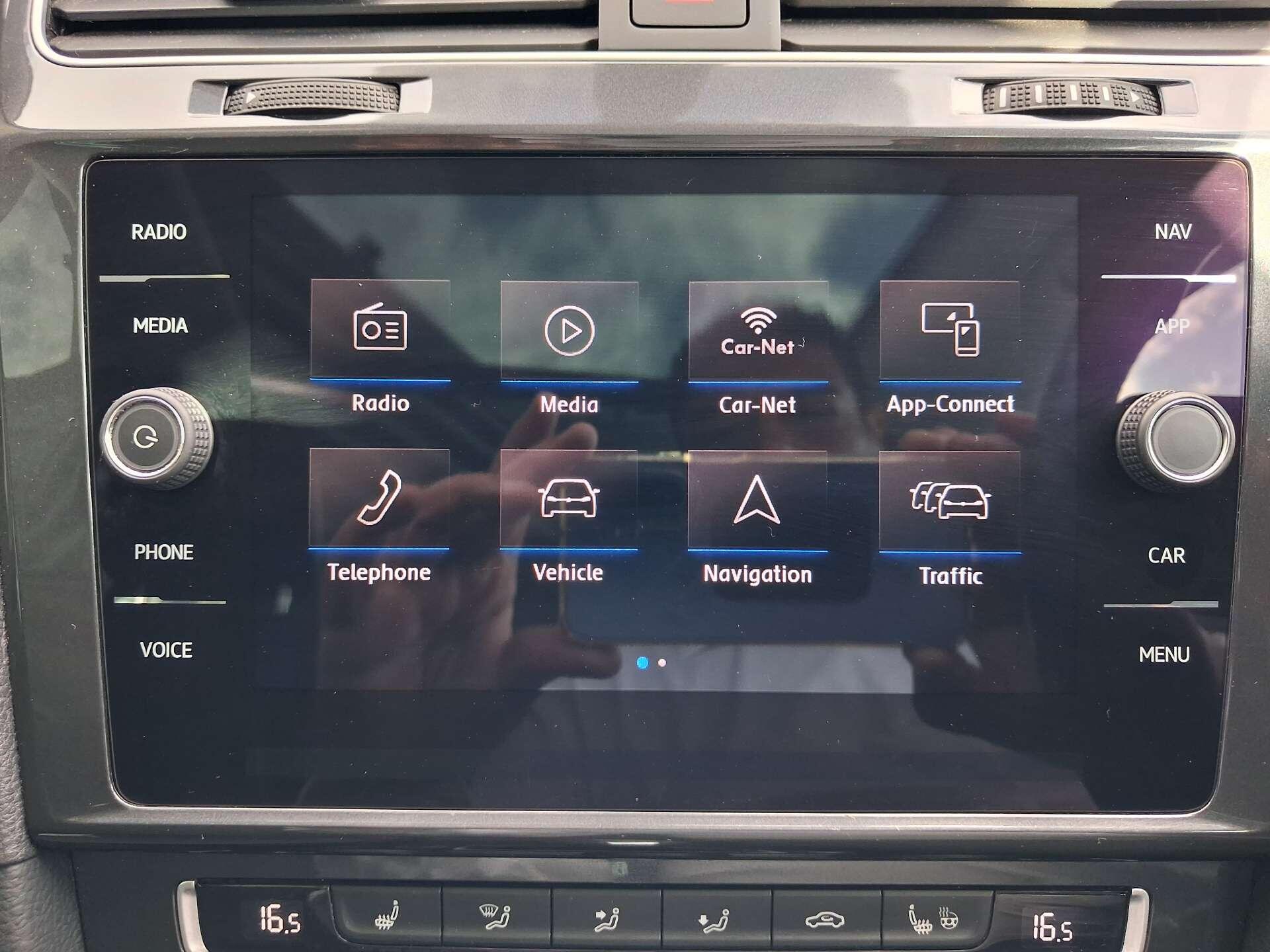 Volkswagen Golf view 40