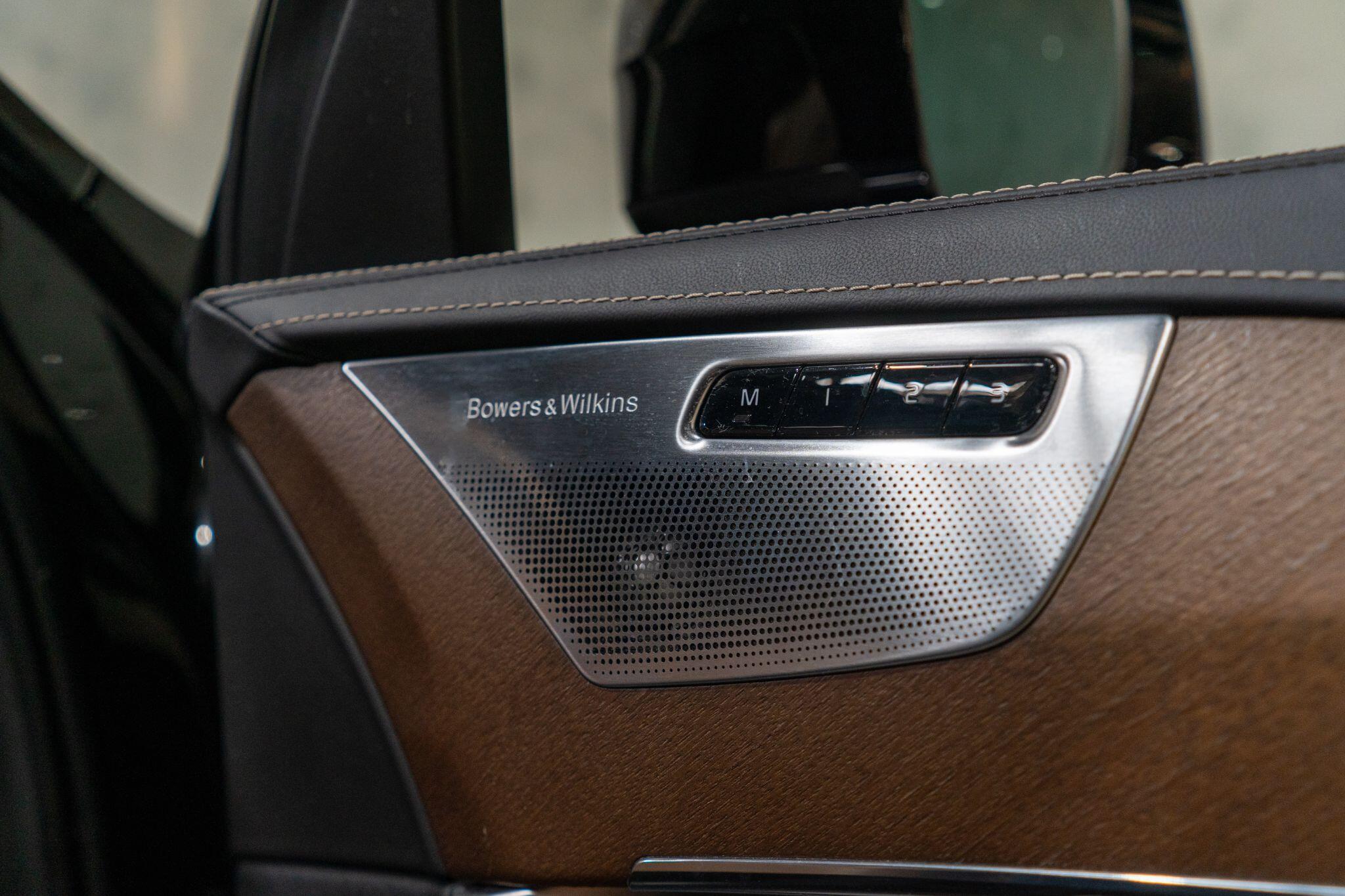Volvo XC90 view 21