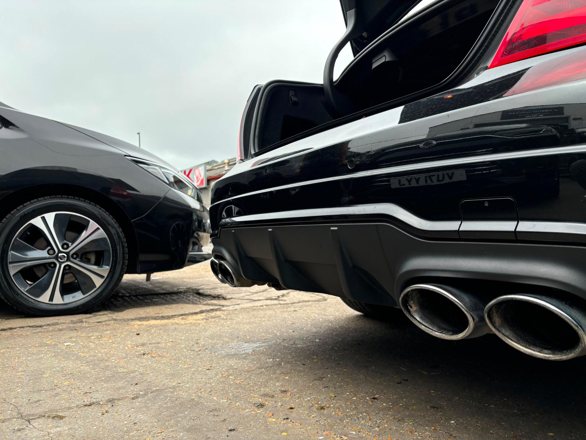 Mercedes-Benz C-Class view 26
