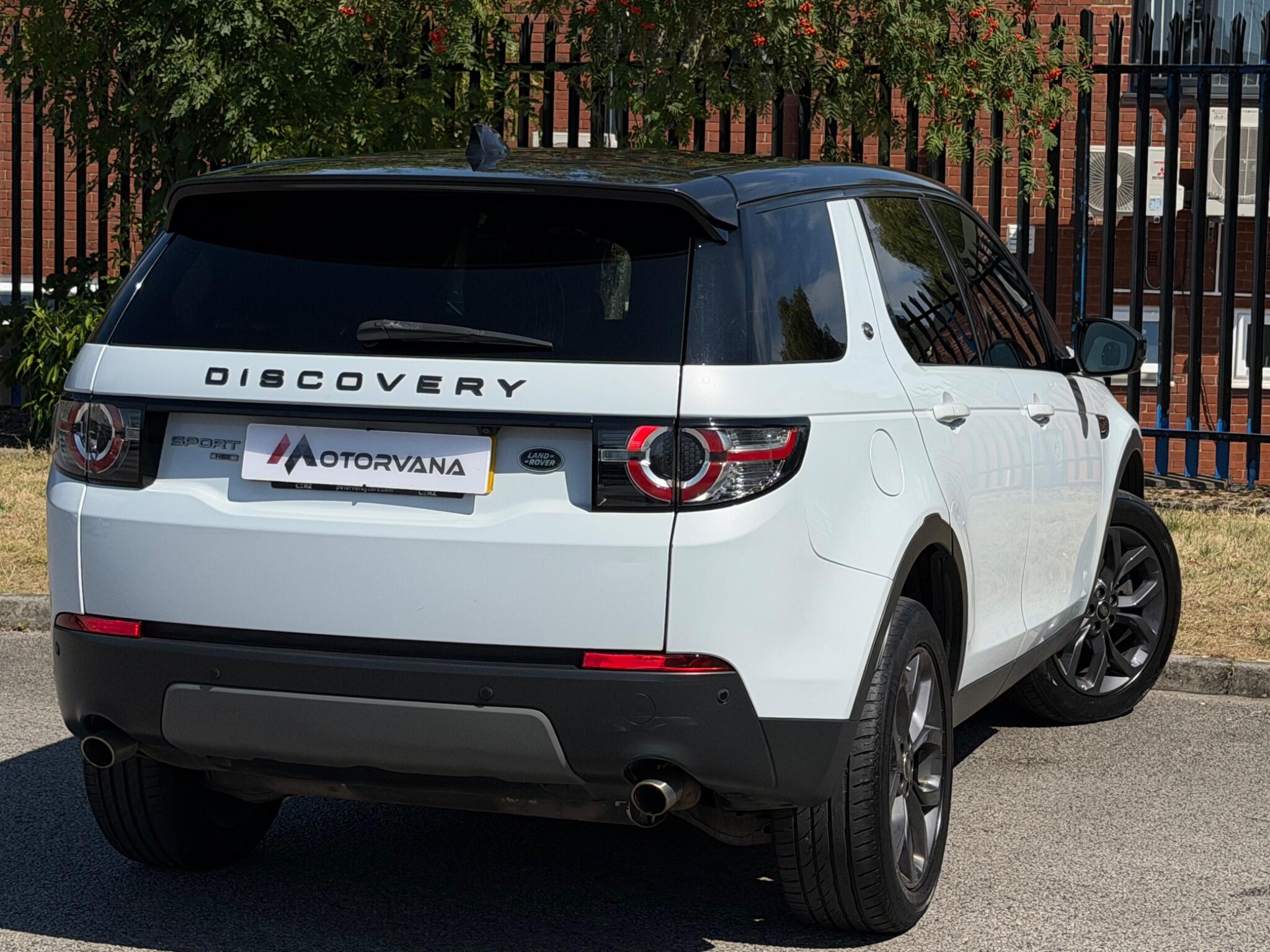 Land Rover Discovery Sport view 10