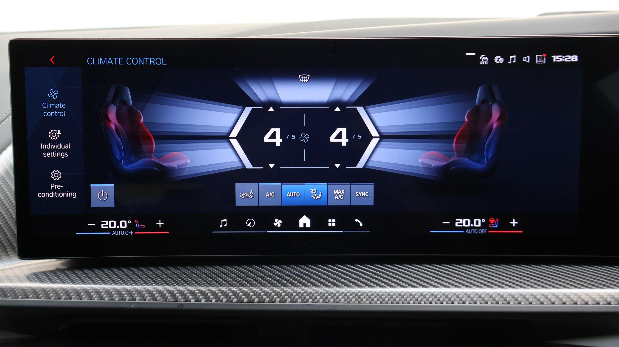 BMW XM view 34