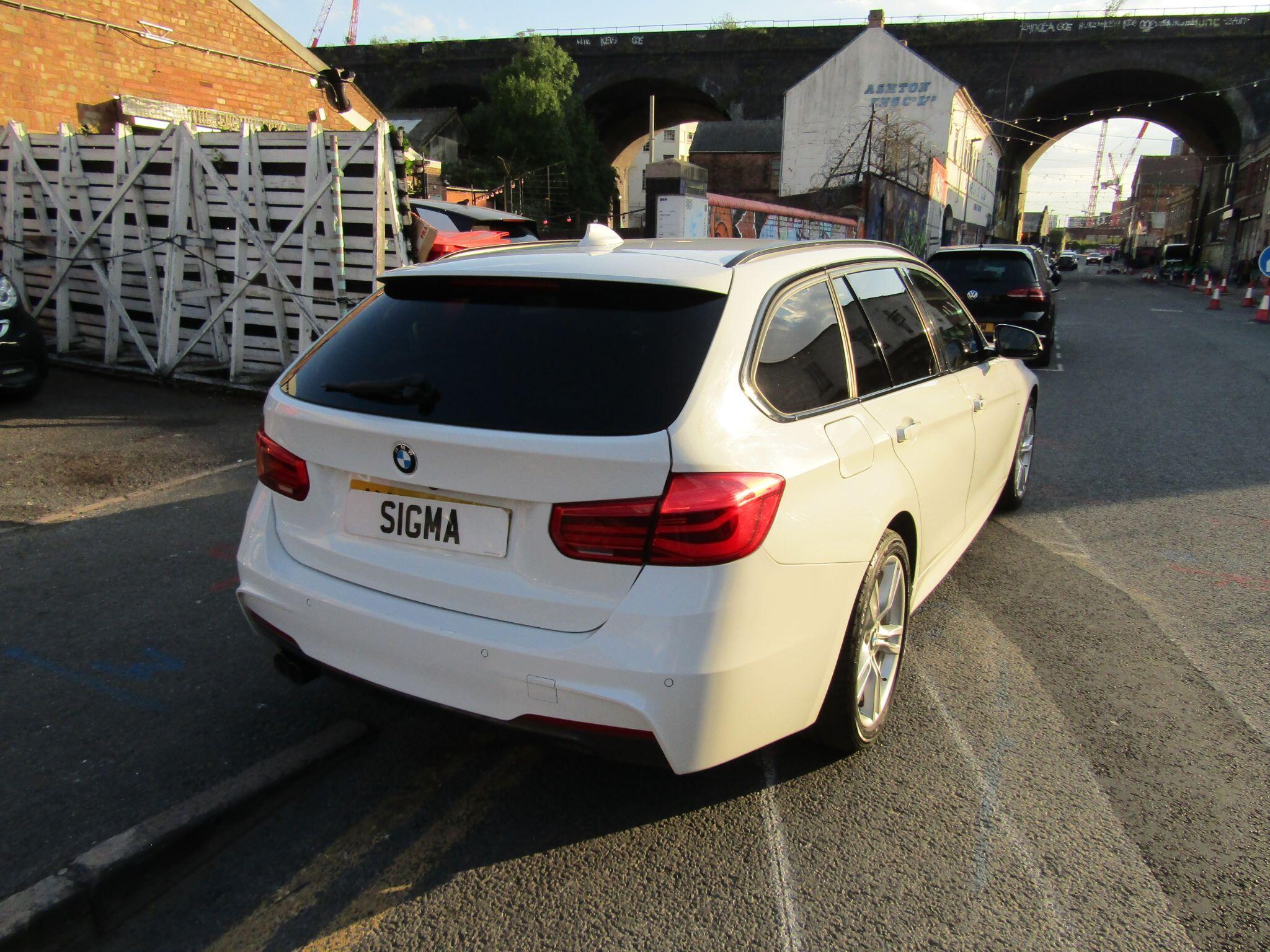 BMW 3 Series view 3