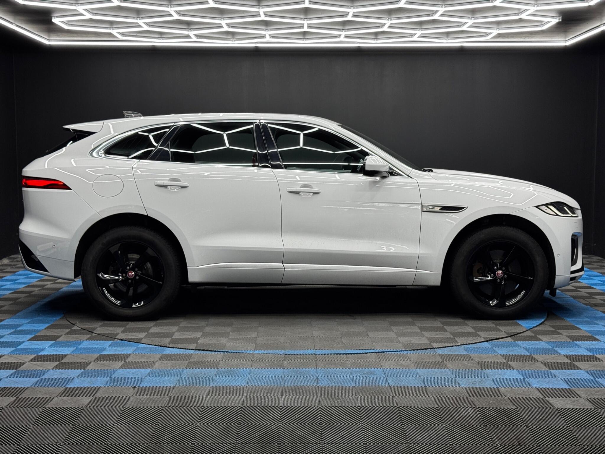 Jaguar F-Pace view 4